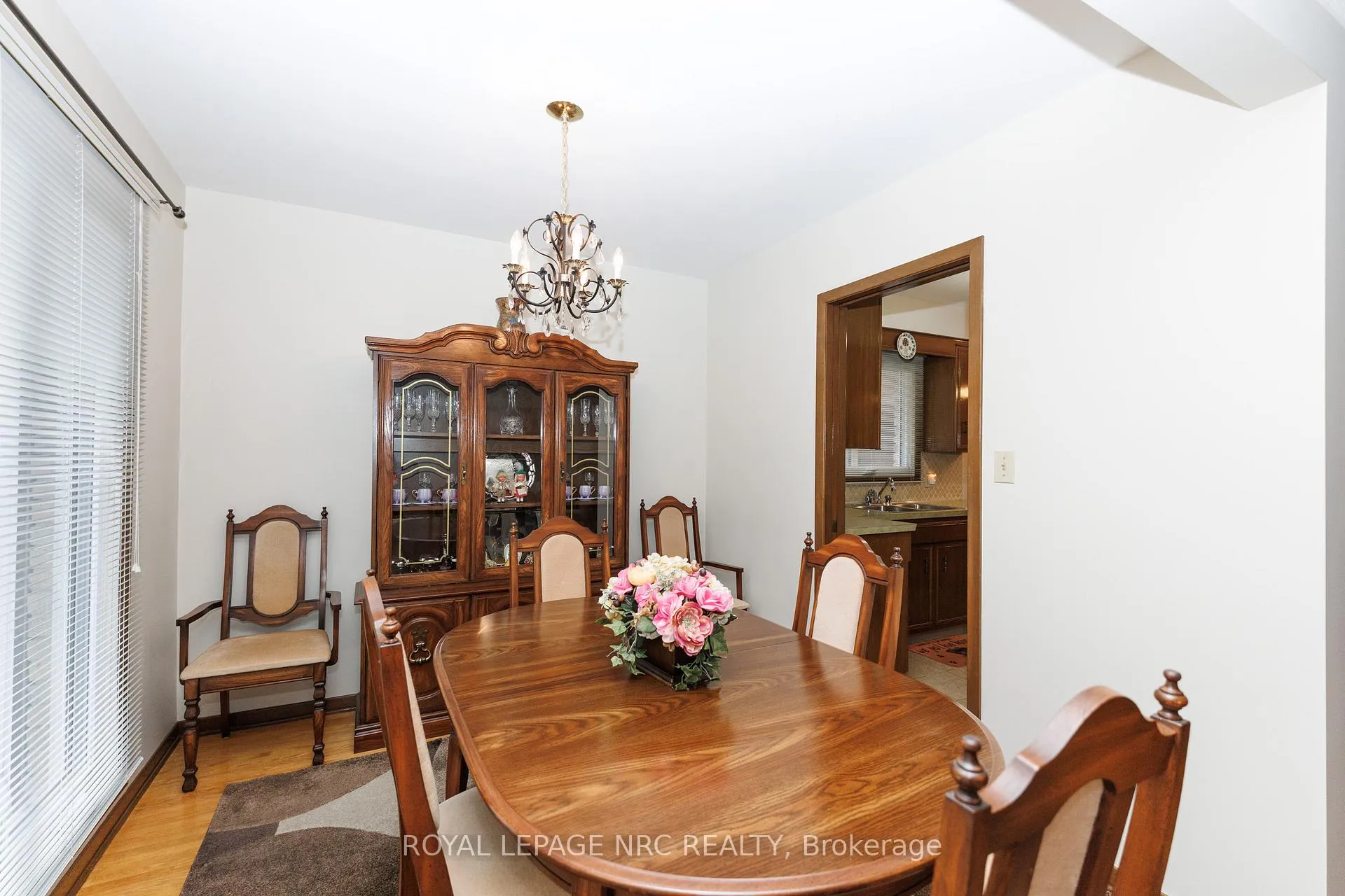 Photo 11 of 6852 Corwin Crescent, Niagara Falls, Dorchester — HOMEH