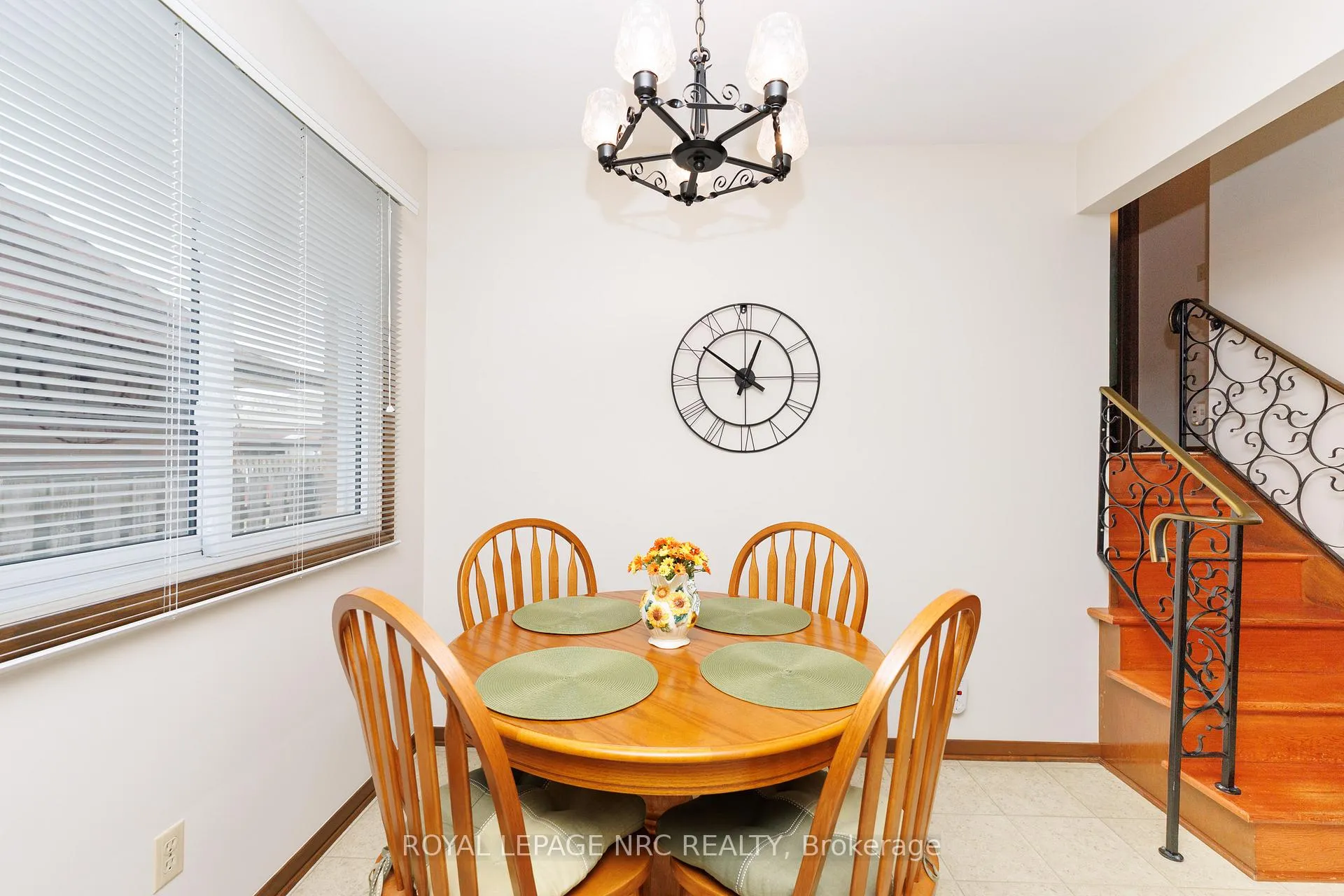 Photo 14 of 6852 Corwin Crescent, Niagara Falls, Dorchester — HOMEH