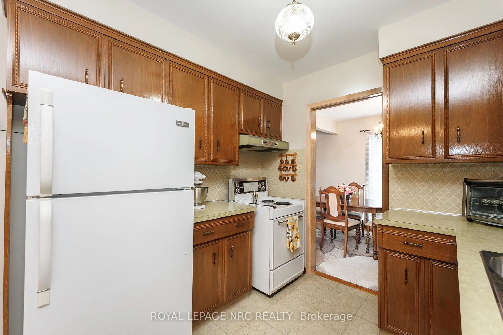 Photo 16 of 6852 Corwin Crescent, Niagara Falls, Dorchester — HOMEH