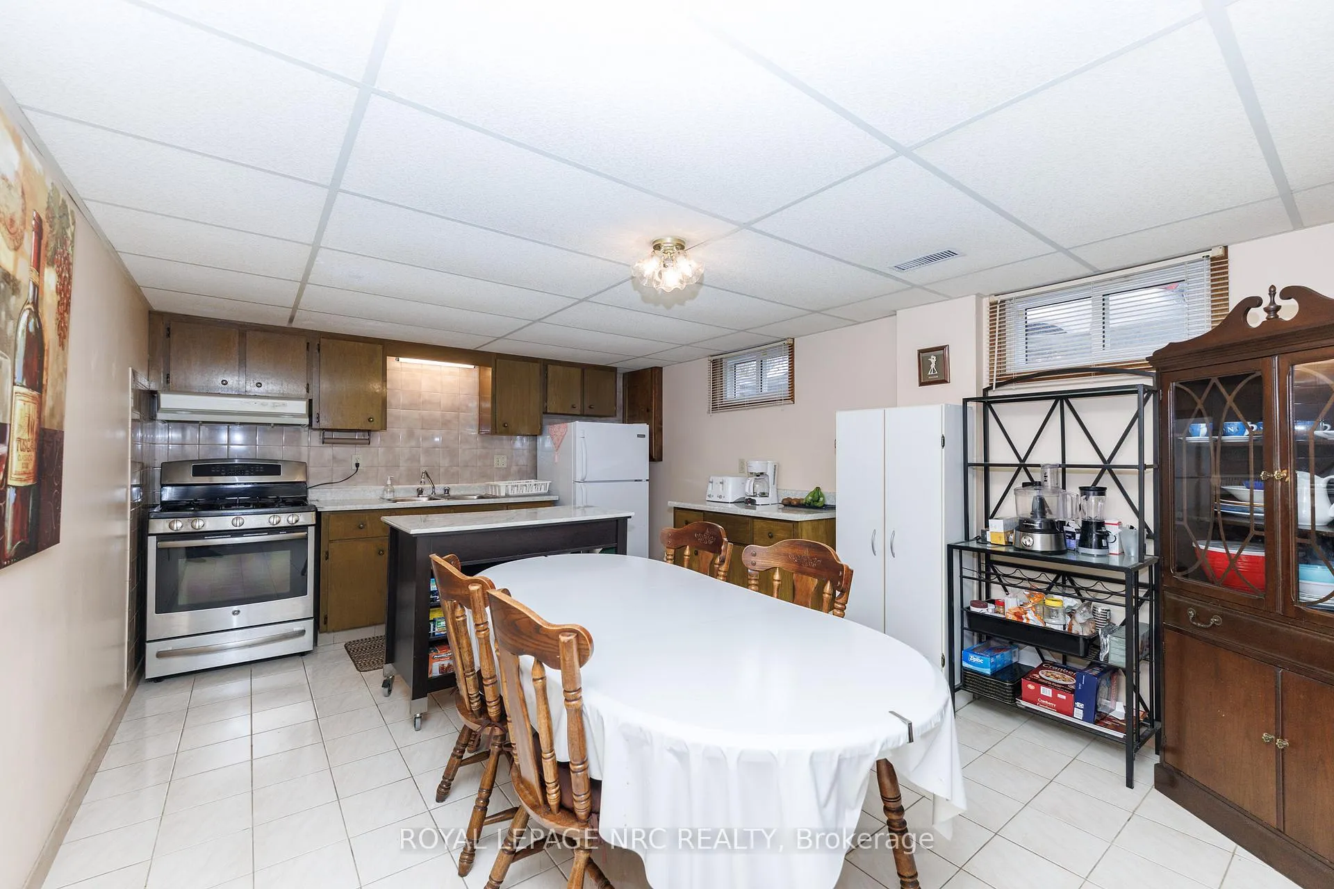 Photo 33 of 6852 Corwin Crescent, Niagara Falls, Dorchester — HOMEH