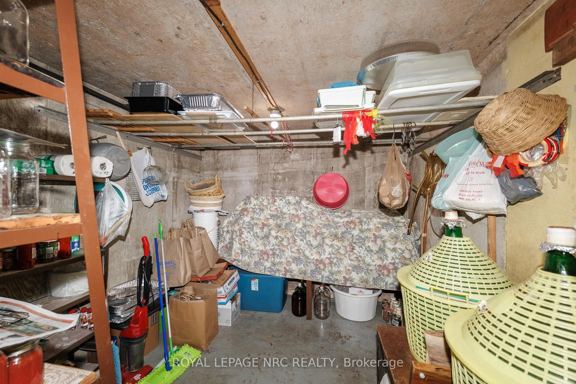 Photo 36 of 6852 Corwin Crescent, Niagara Falls, Dorchester — HOMEH
