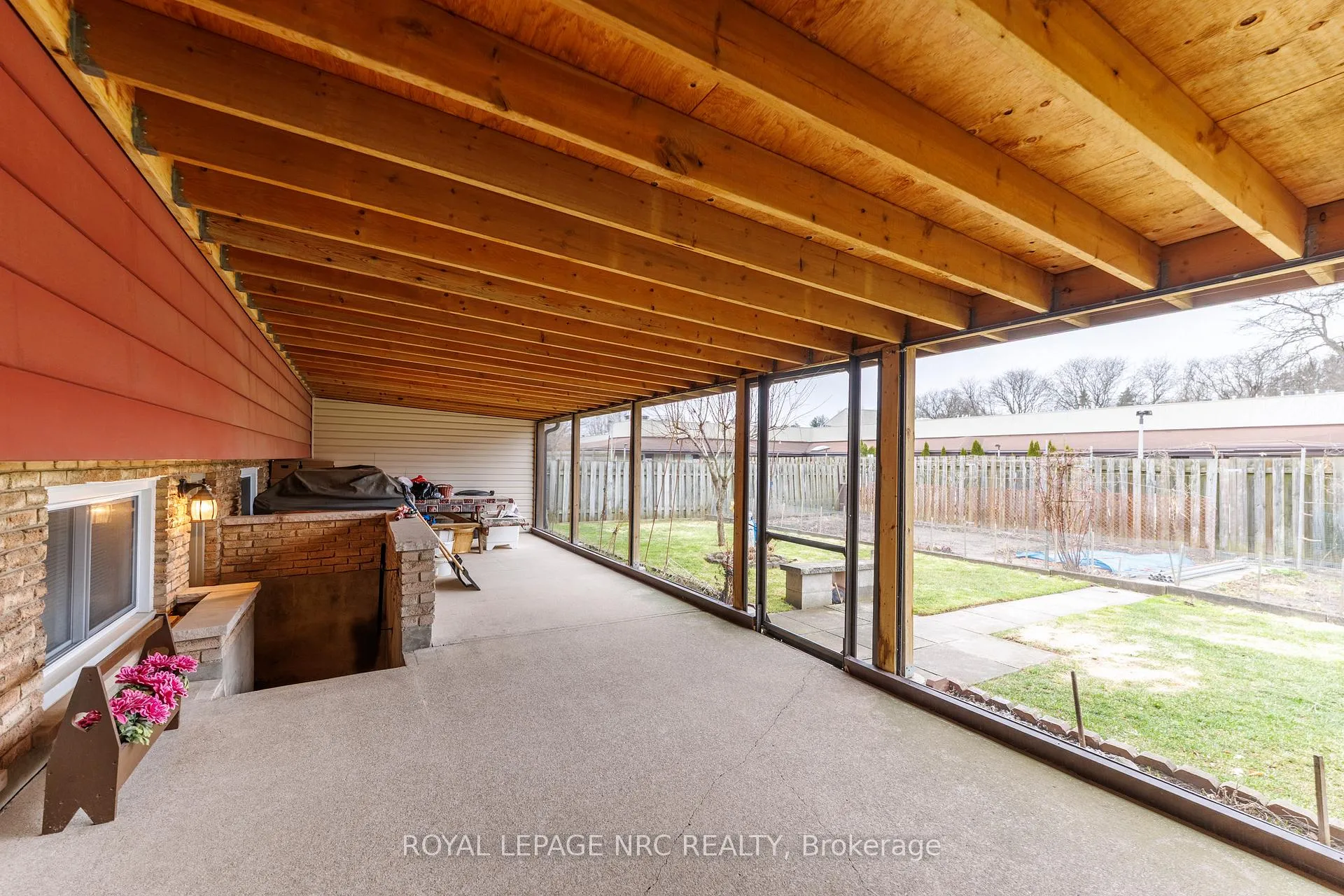 Photo 38 of 6852 Corwin Crescent, Niagara Falls, Dorchester — HOMEH