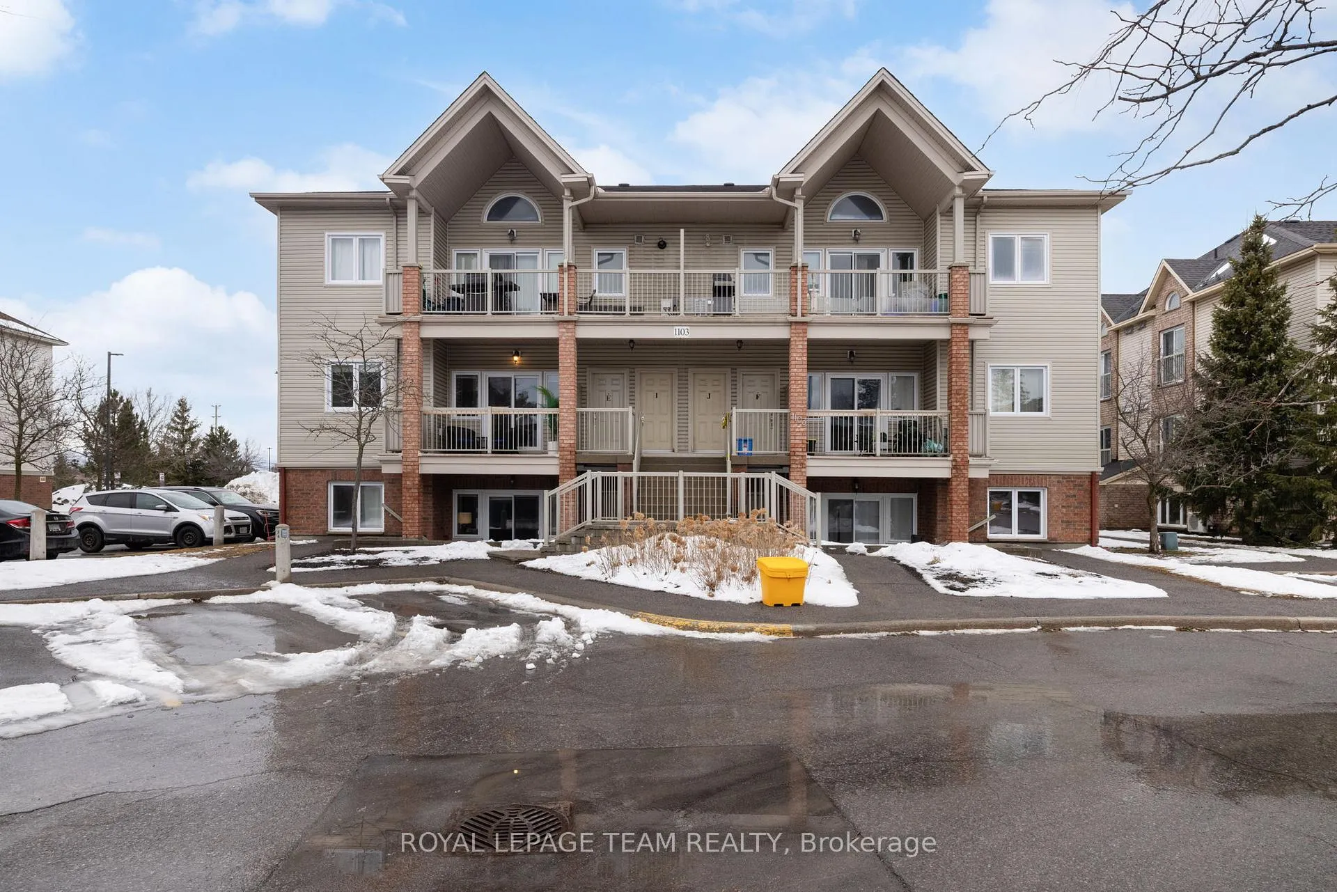 Front of Unit E, 1103 Stittsville Main Street E