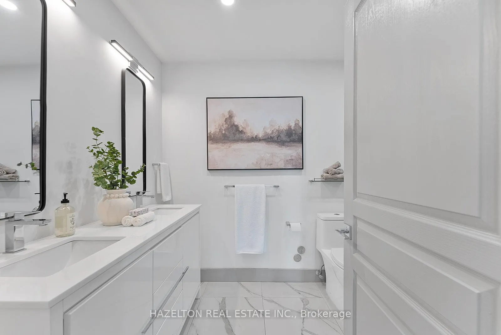 Photo 16 of Unit 1209, 102 Bloor Street W, Toronto, The Annex — HOMEH