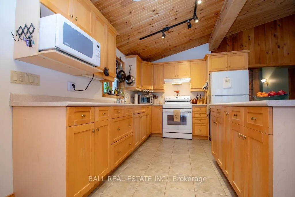 Photo 9 of 1084 Duck Pond Lane, Douro-Dummer — HOMEH
