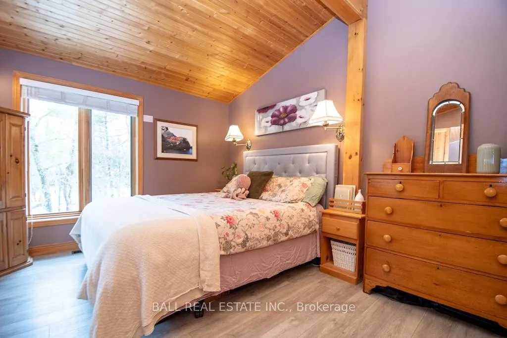Photo 12 of 1084 Duck Pond Lane, Douro-Dummer — HOMEH
