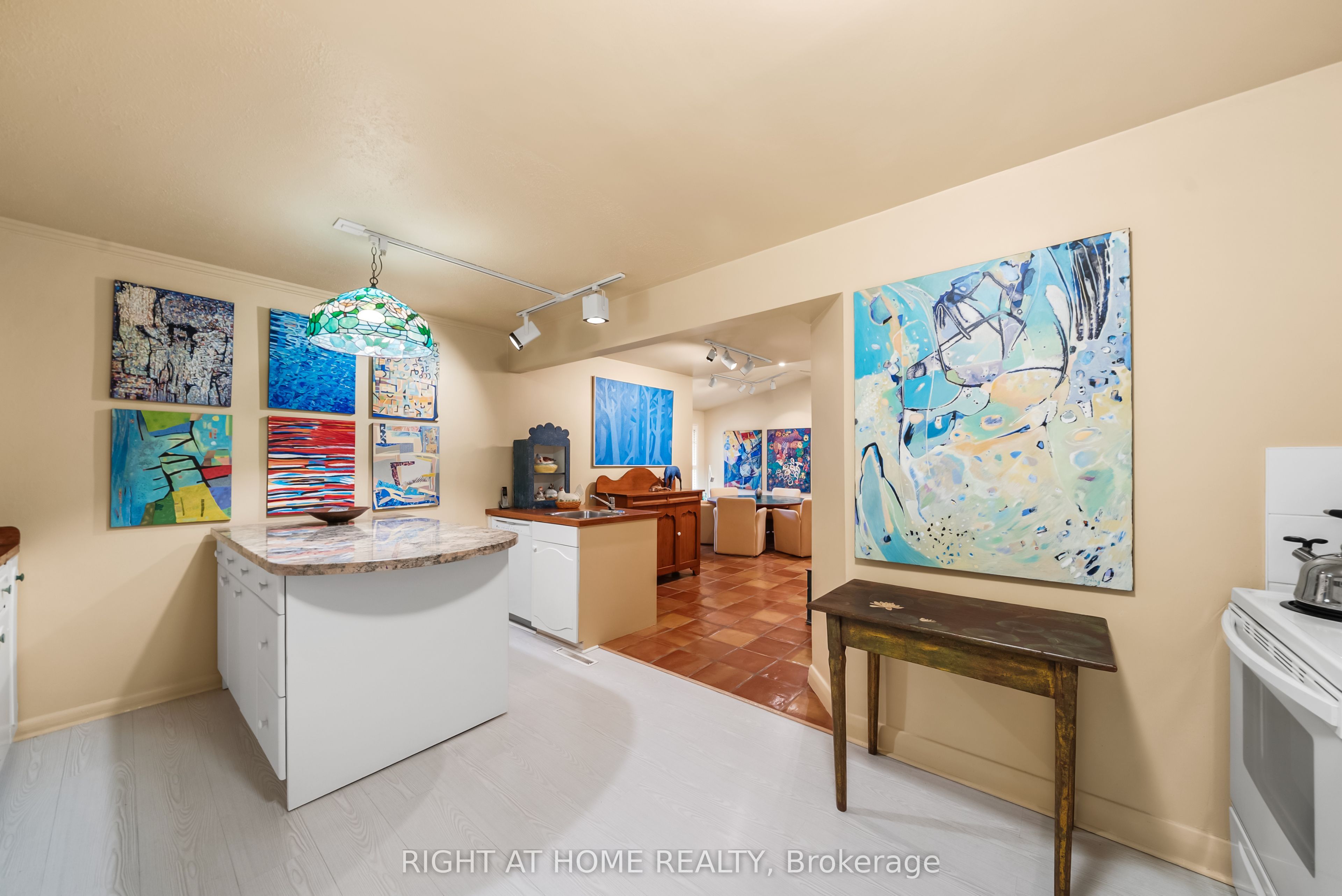Photo 6 of 1002 Dunlop Street, Whitby, Downtown Whitby — HOMEH