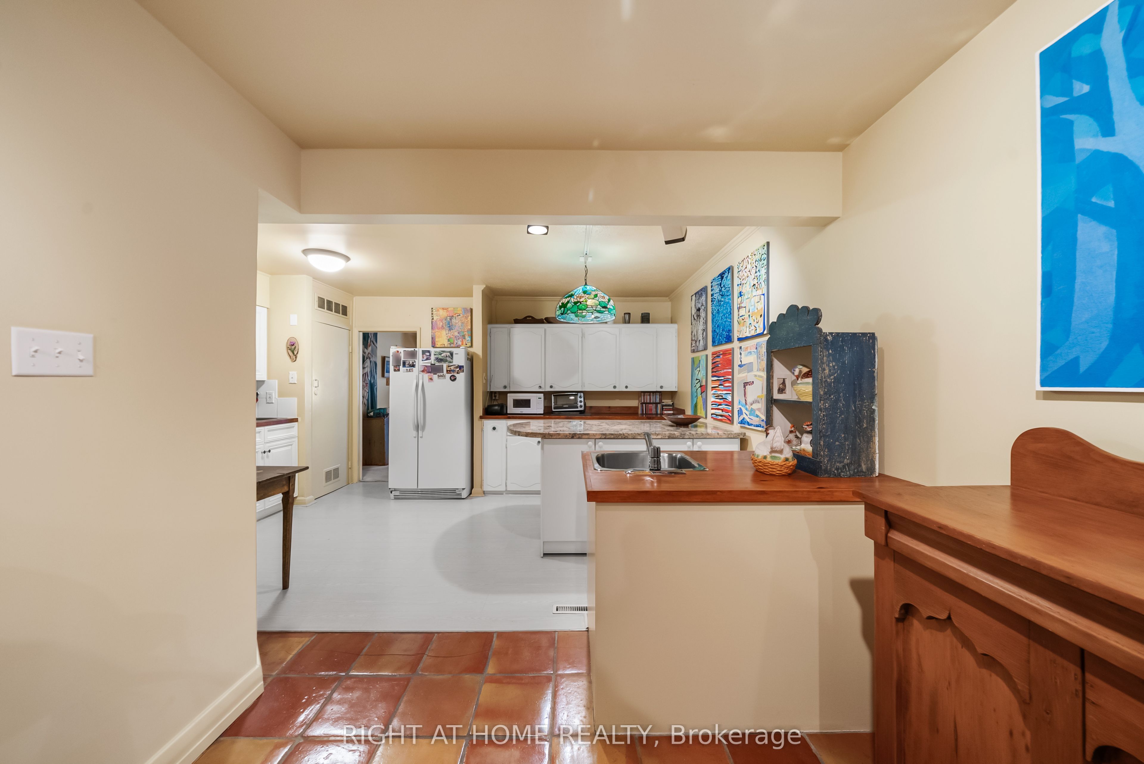 Photo 10 of 1002 Dunlop Street, Whitby, Downtown Whitby — HOMEH