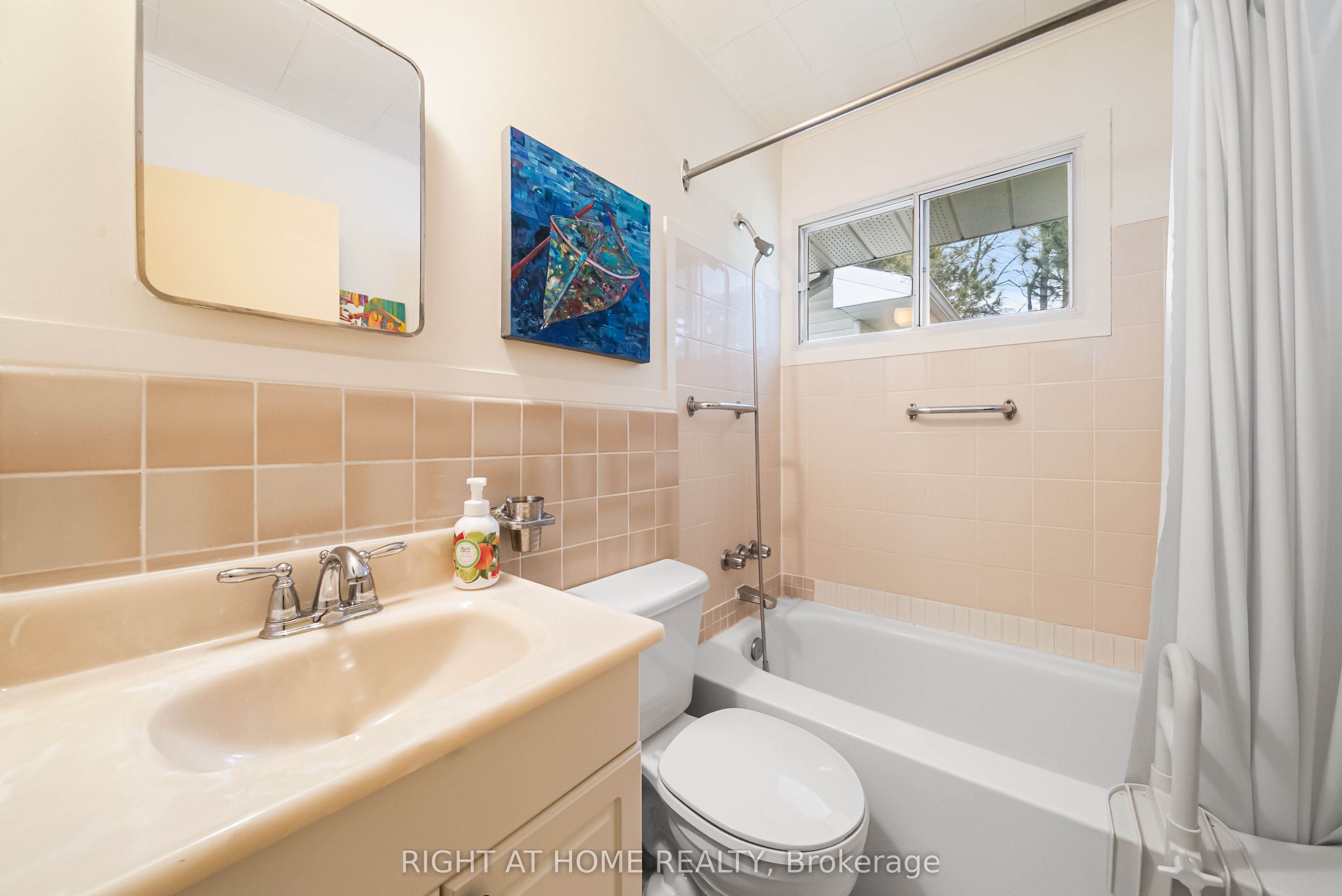 Photo 20 of 1002 Dunlop Street, Whitby, Downtown Whitby — HOMEH