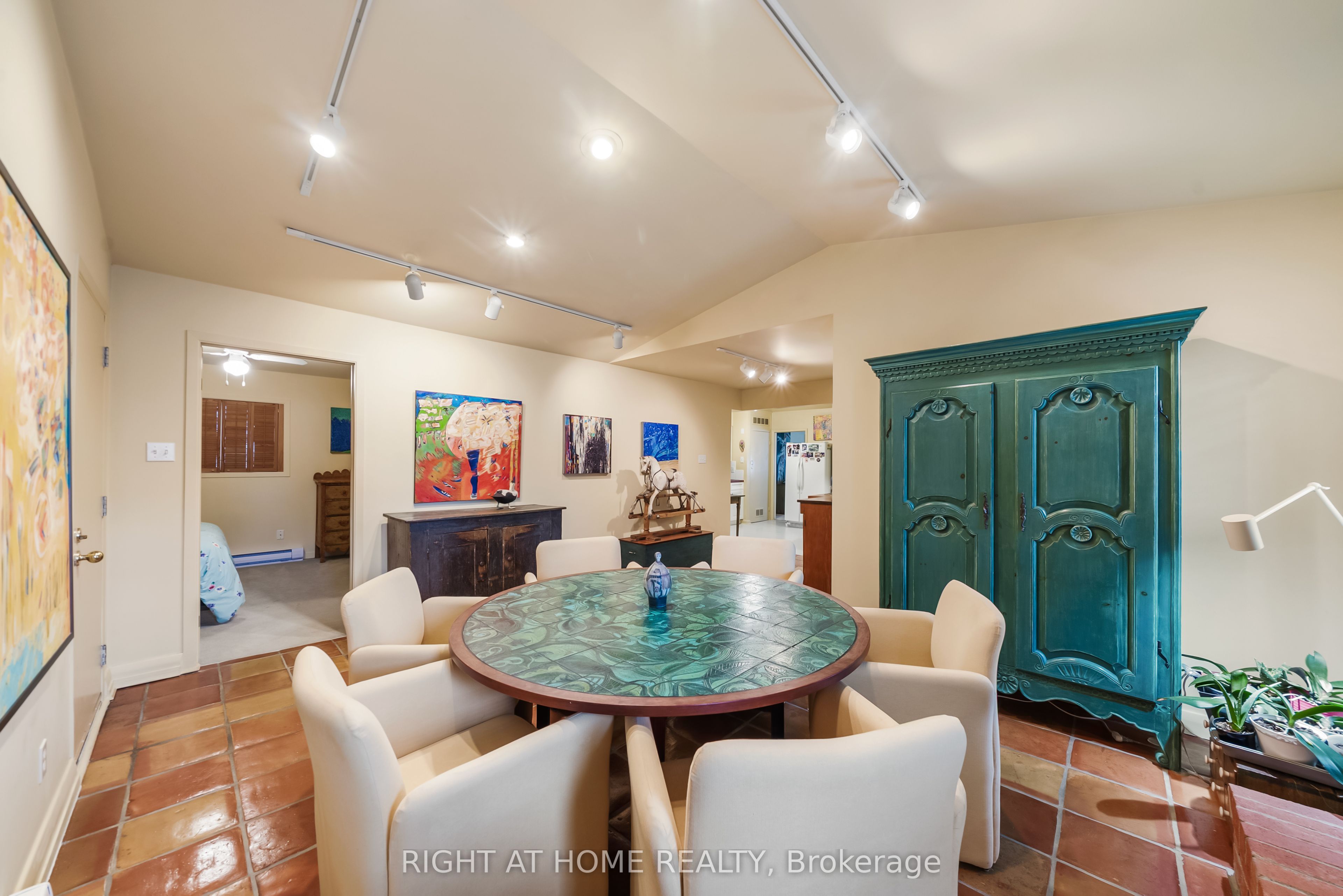 Photo 13 of 1002 Dunlop Street, Whitby, Downtown Whitby — HOMEH