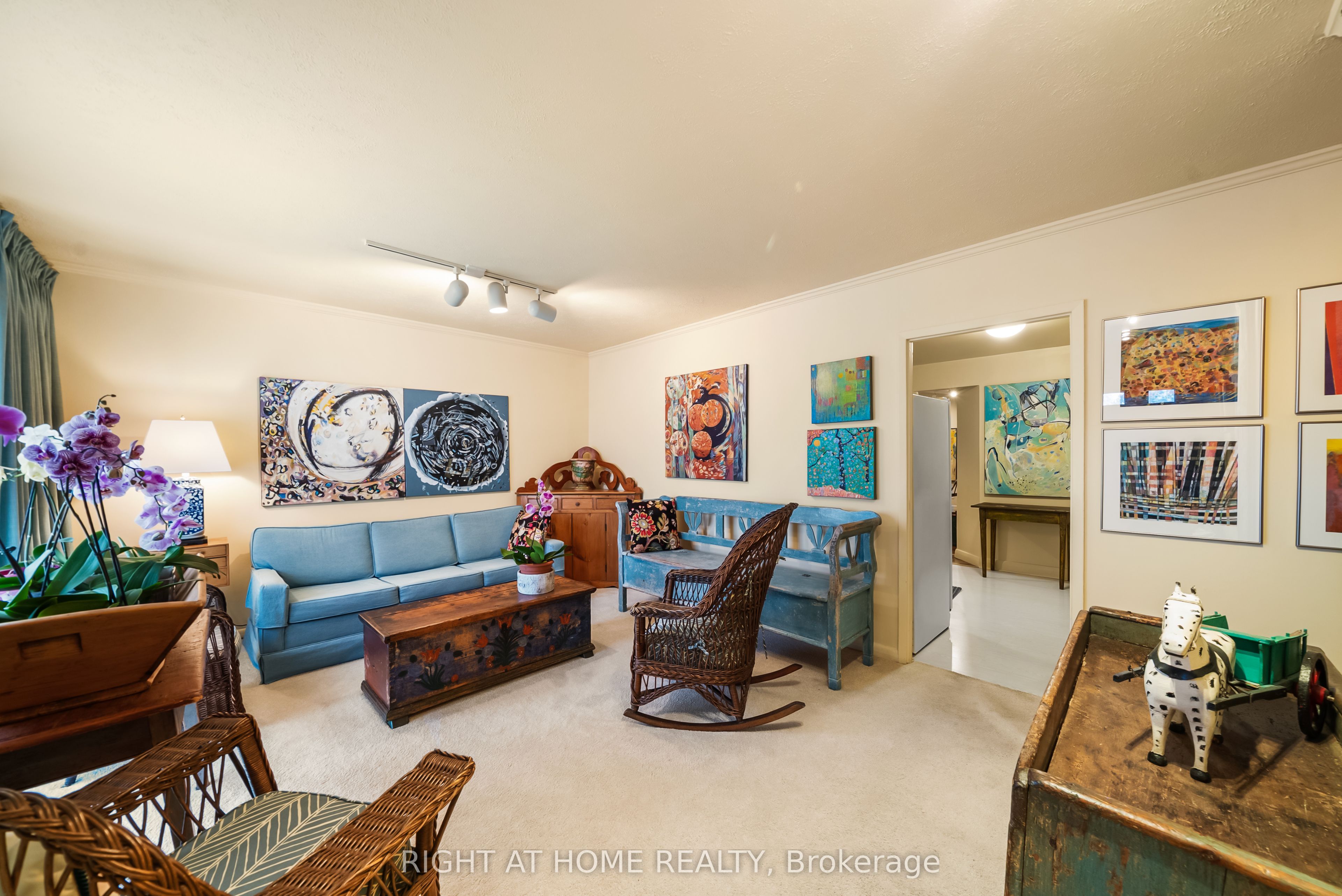 Photo 3 of 1002 Dunlop Street, Whitby, Downtown Whitby — HOMEH
