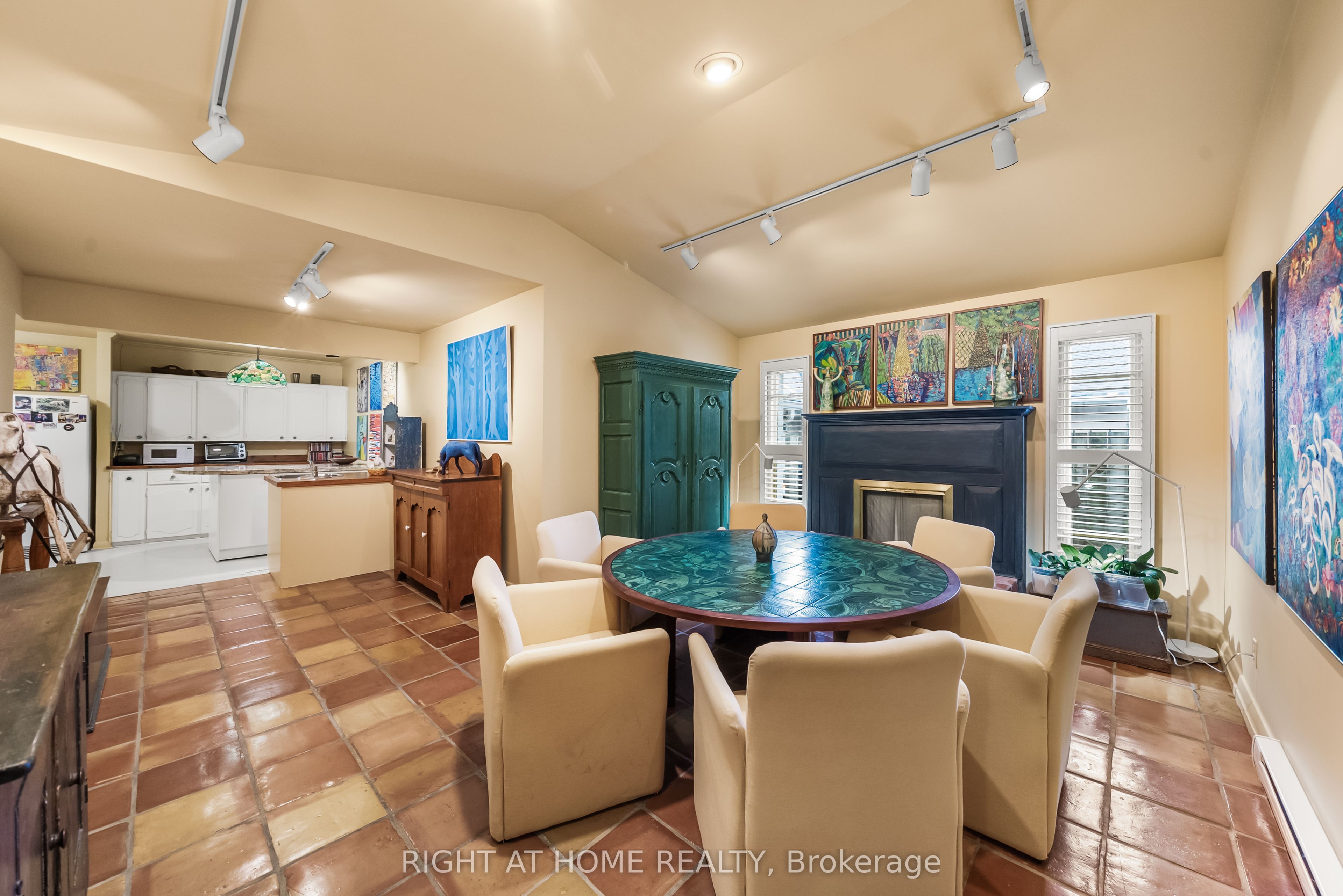 Photo 12 of 1002 Dunlop Street, Whitby, Downtown Whitby — HOMEH