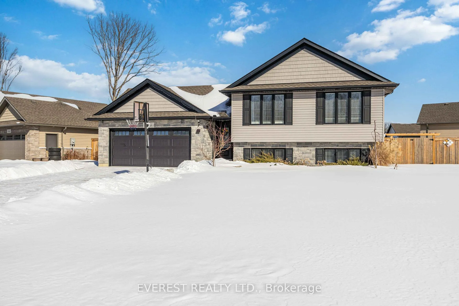Photo 4 of 668 Winners Circle, St. Clair — HOMEH