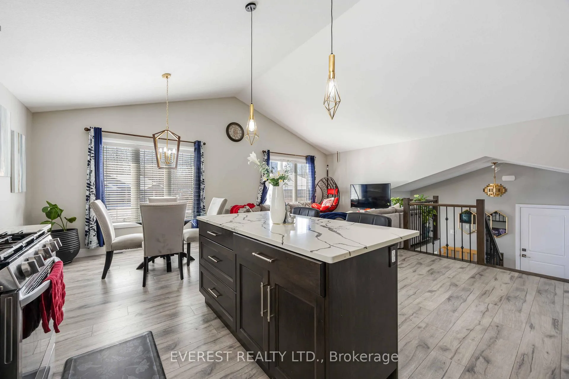 Photo 13 of 668 Winners Circle, St. Clair — HOMEH