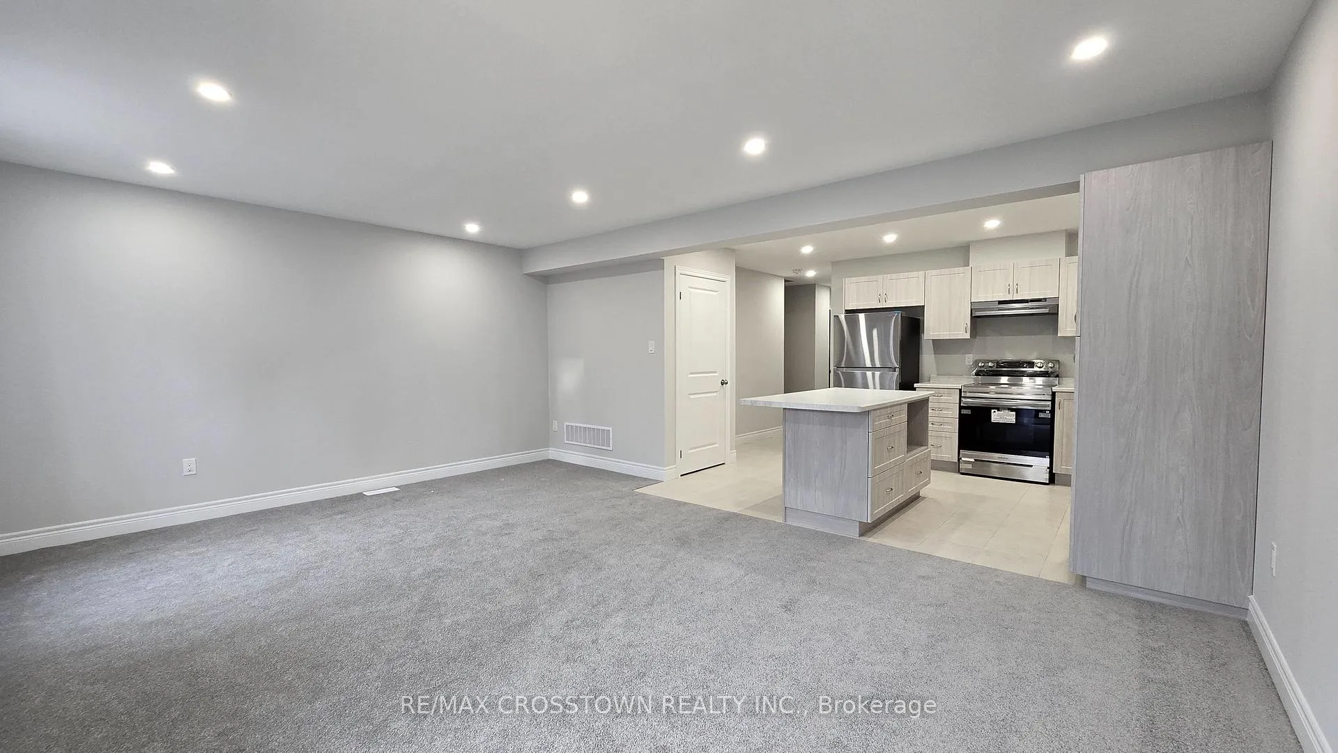 Photo 2 of 22 McConnell Crescent, Bracebridge, Macaulay — HOMEH