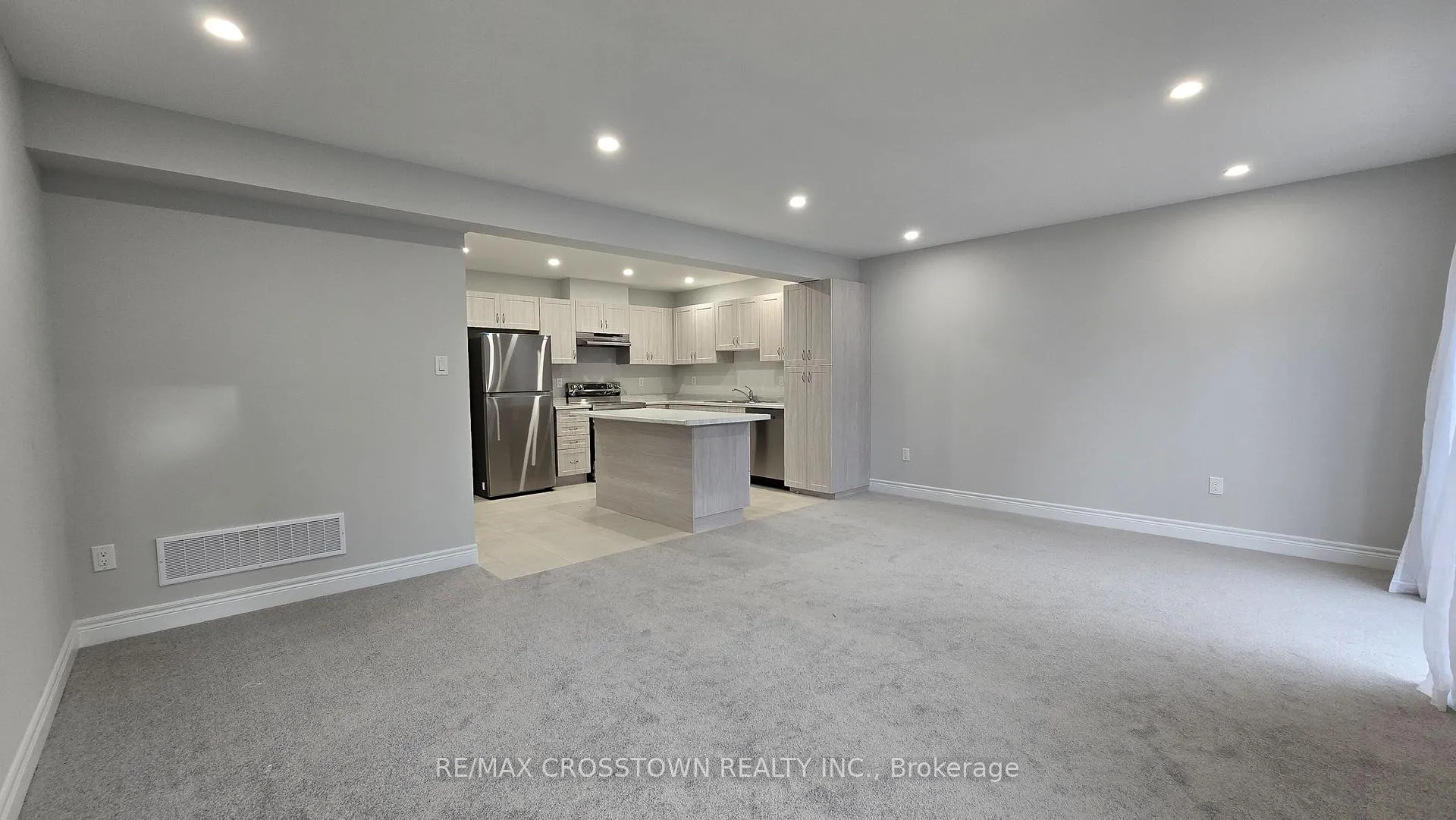Photo 4 of 22 McConnell Crescent, Bracebridge, Macaulay — HOMEH