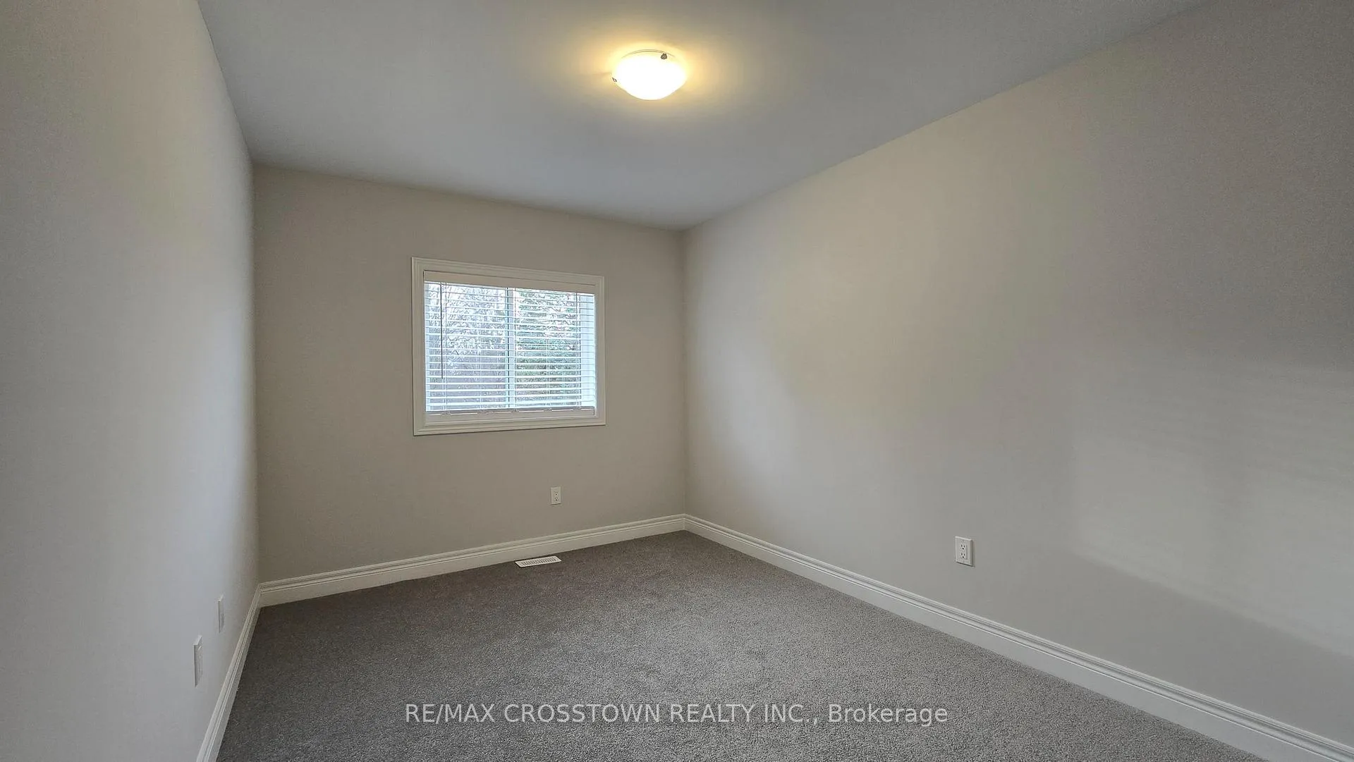 Photo 11 of 22 McConnell Crescent, Bracebridge, Macaulay — HOMEH