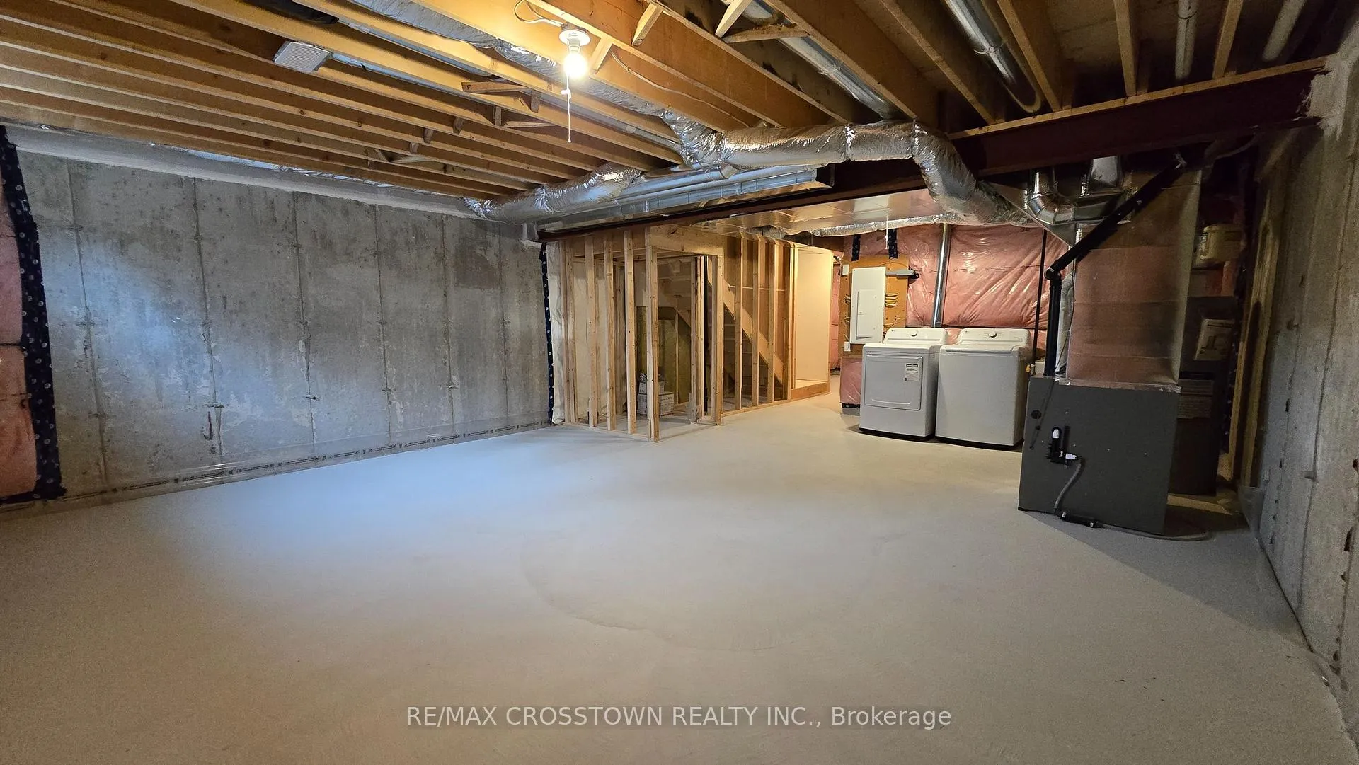Photo 18 of 22 McConnell Crescent, Bracebridge, Macaulay — HOMEH