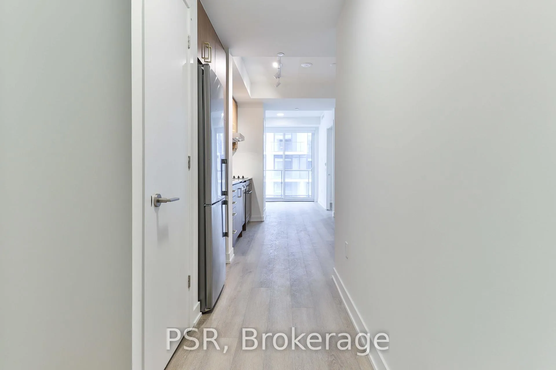 Photo 5 of Unit 1113, 9 Tecumseth Street, Toronto, Niagara — HOMEH
