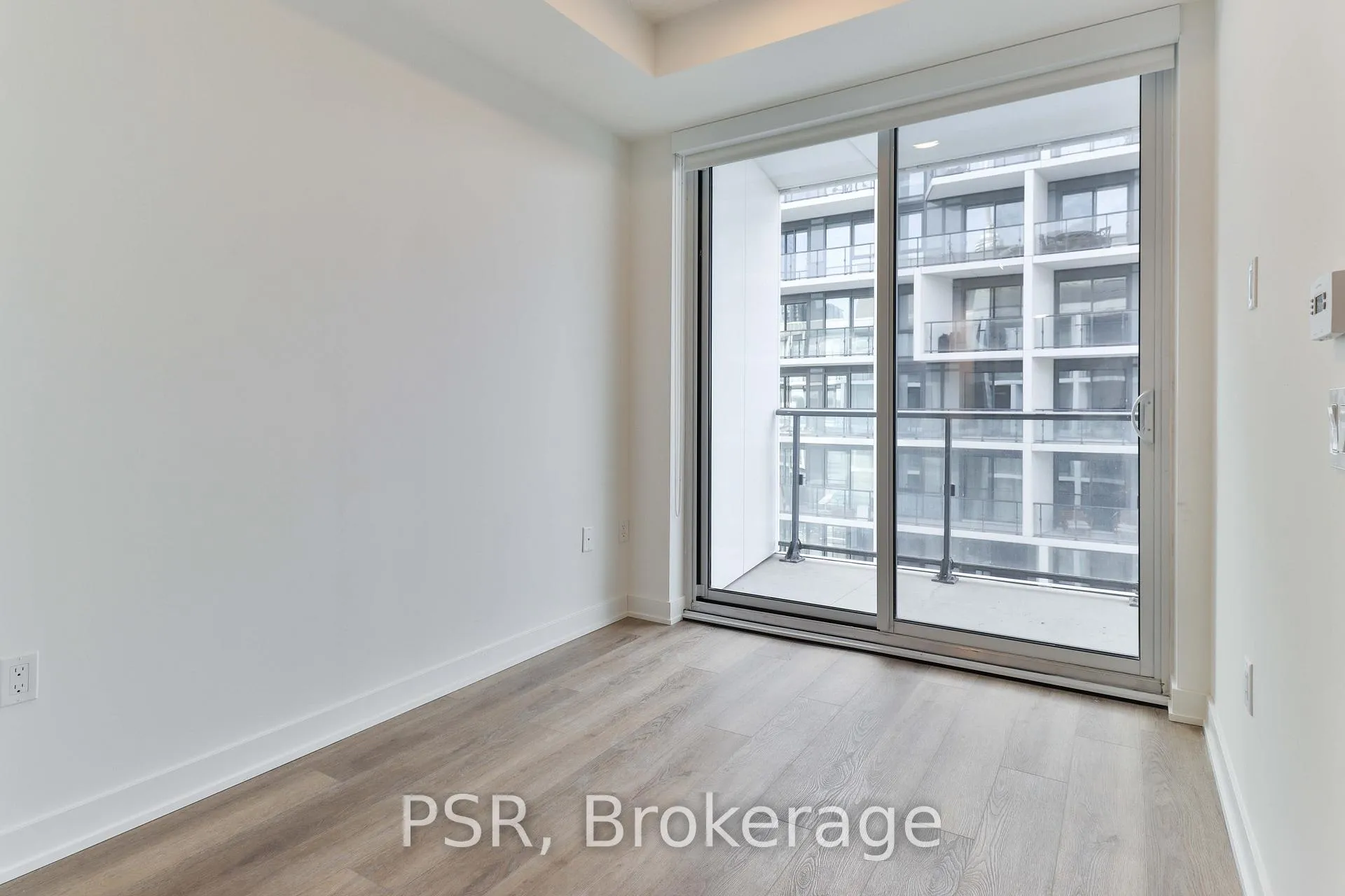 Photo 11 of Unit 1113, 9 Tecumseth Street, Toronto, Niagara — HOMEH