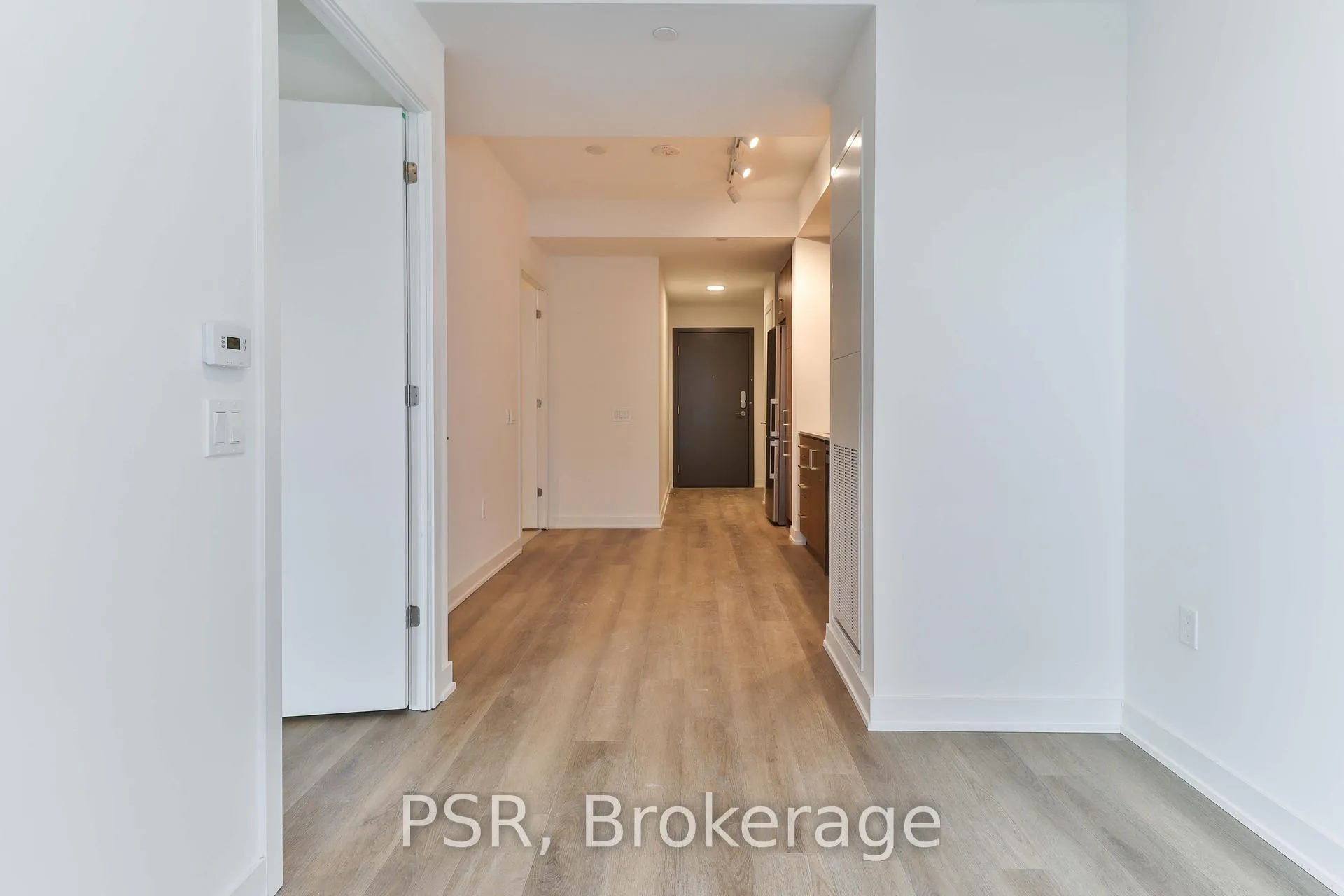 Photo 12 of Unit 1113, 9 Tecumseth Street, Toronto, Niagara — HOMEH
