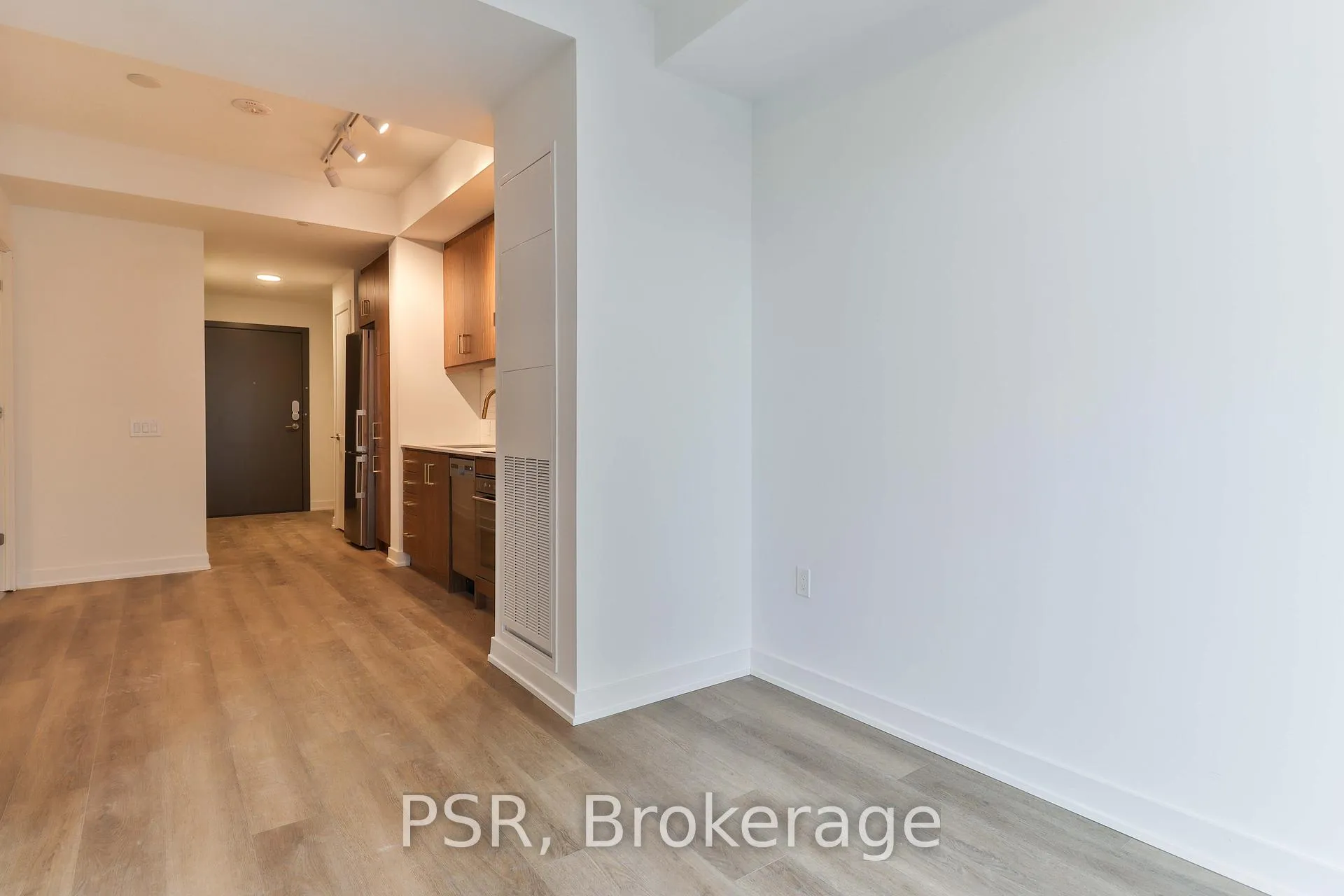 Photo 13 of Unit 1113, 9 Tecumseth Street, Toronto, Niagara — HOMEH