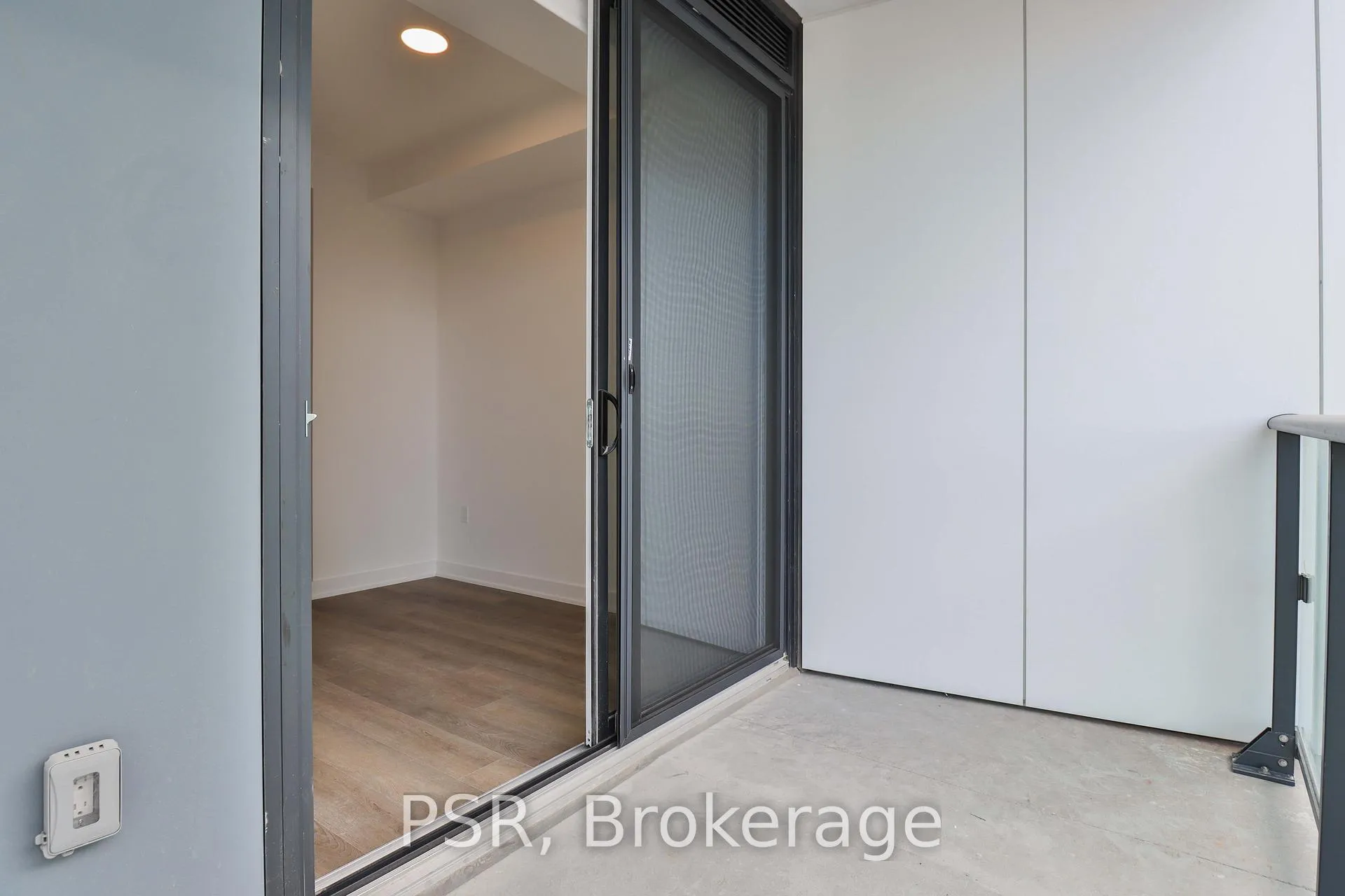 Photo 21 of Unit 1113, 9 Tecumseth Street, Toronto, Niagara — HOMEH