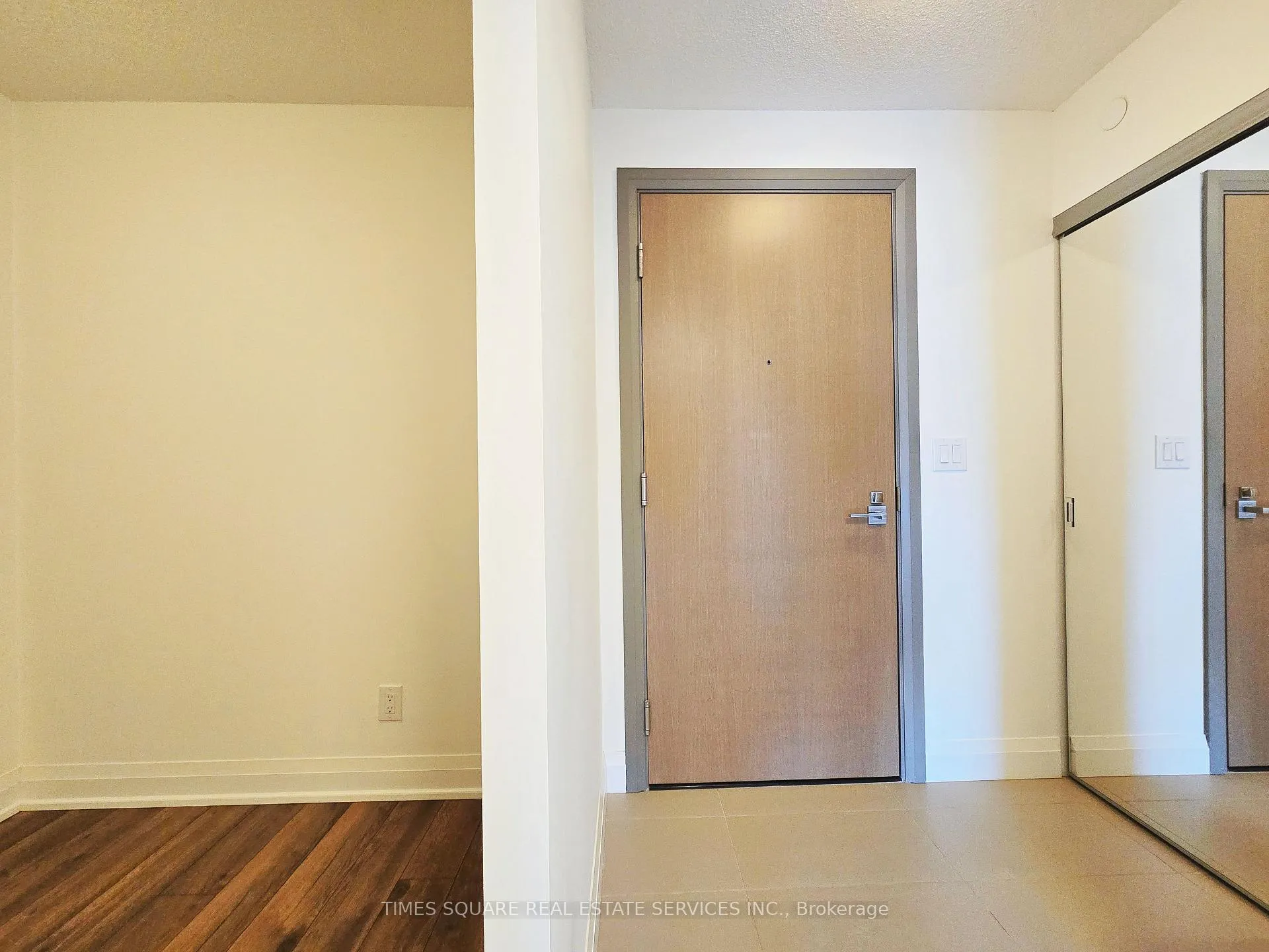Photo 11 of Unit 708, 18 Uptown Drive, Markham, Unionville — HOMEH