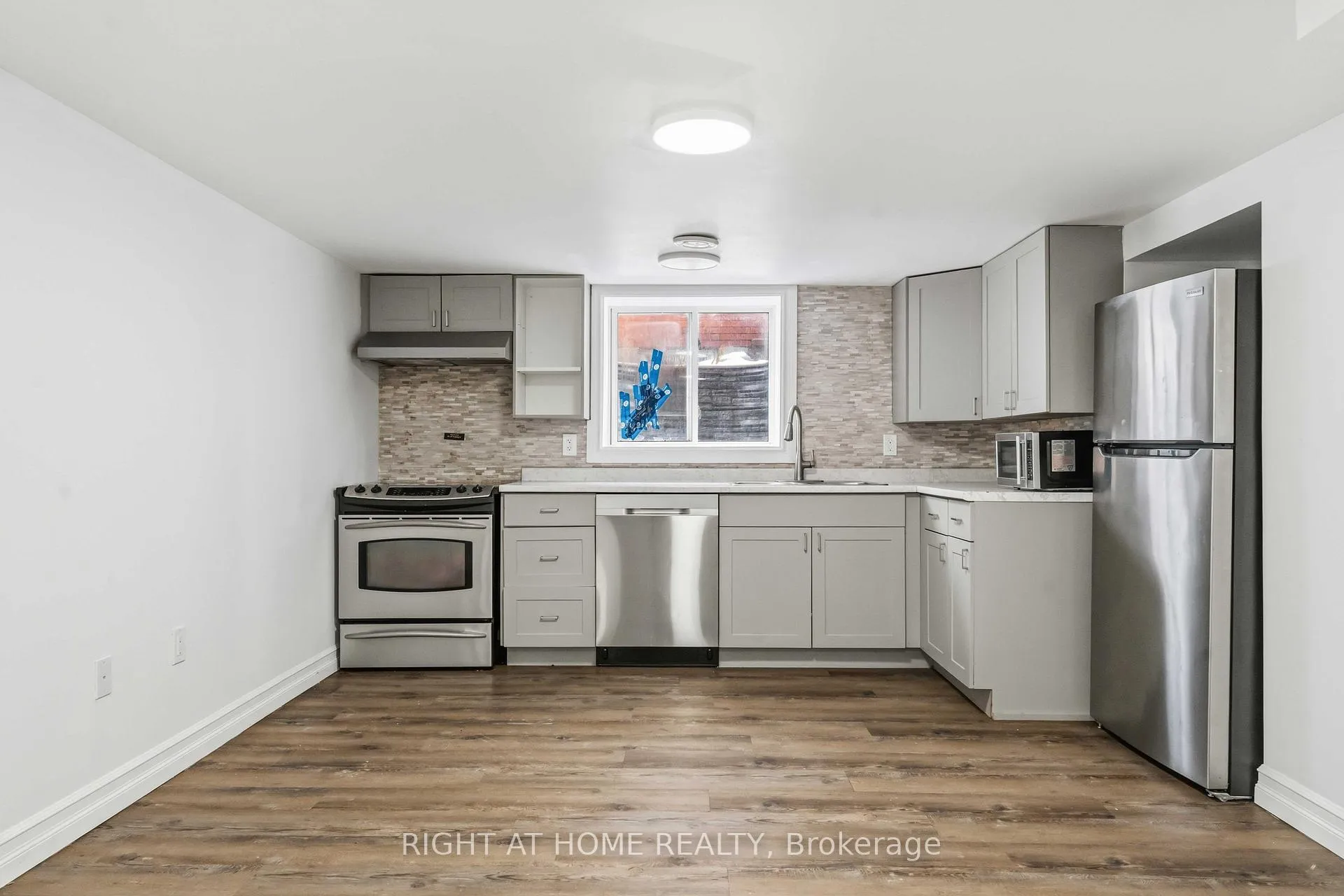 Photo 10 of Unit B, 2160 Queensgrove Road, Ottawa, McKellar Heights/Glabar Park — HOMEH