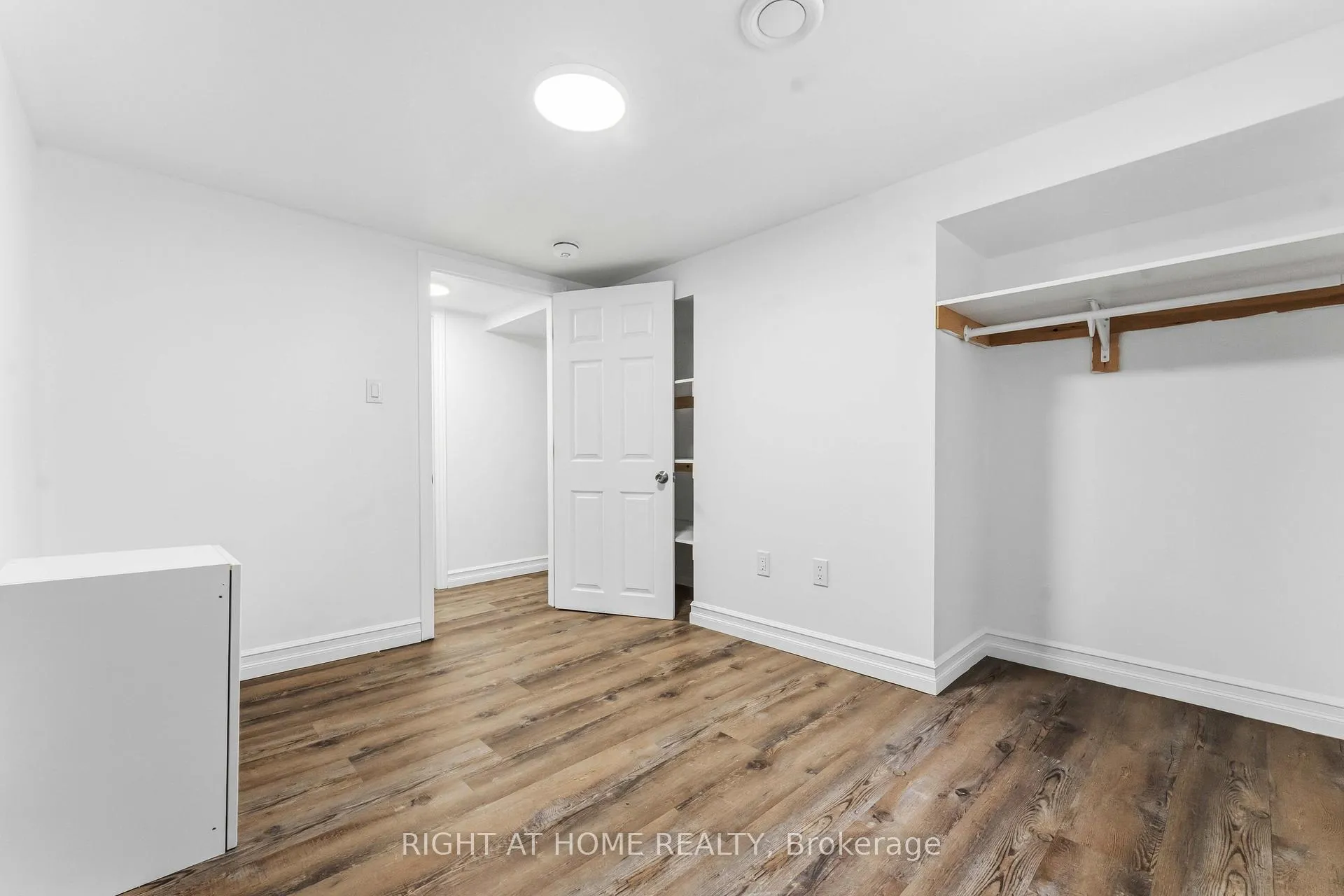 Photo 18 of Unit B, 2160 Queensgrove Road, Ottawa, McKellar Heights/Glabar Park — HOMEH