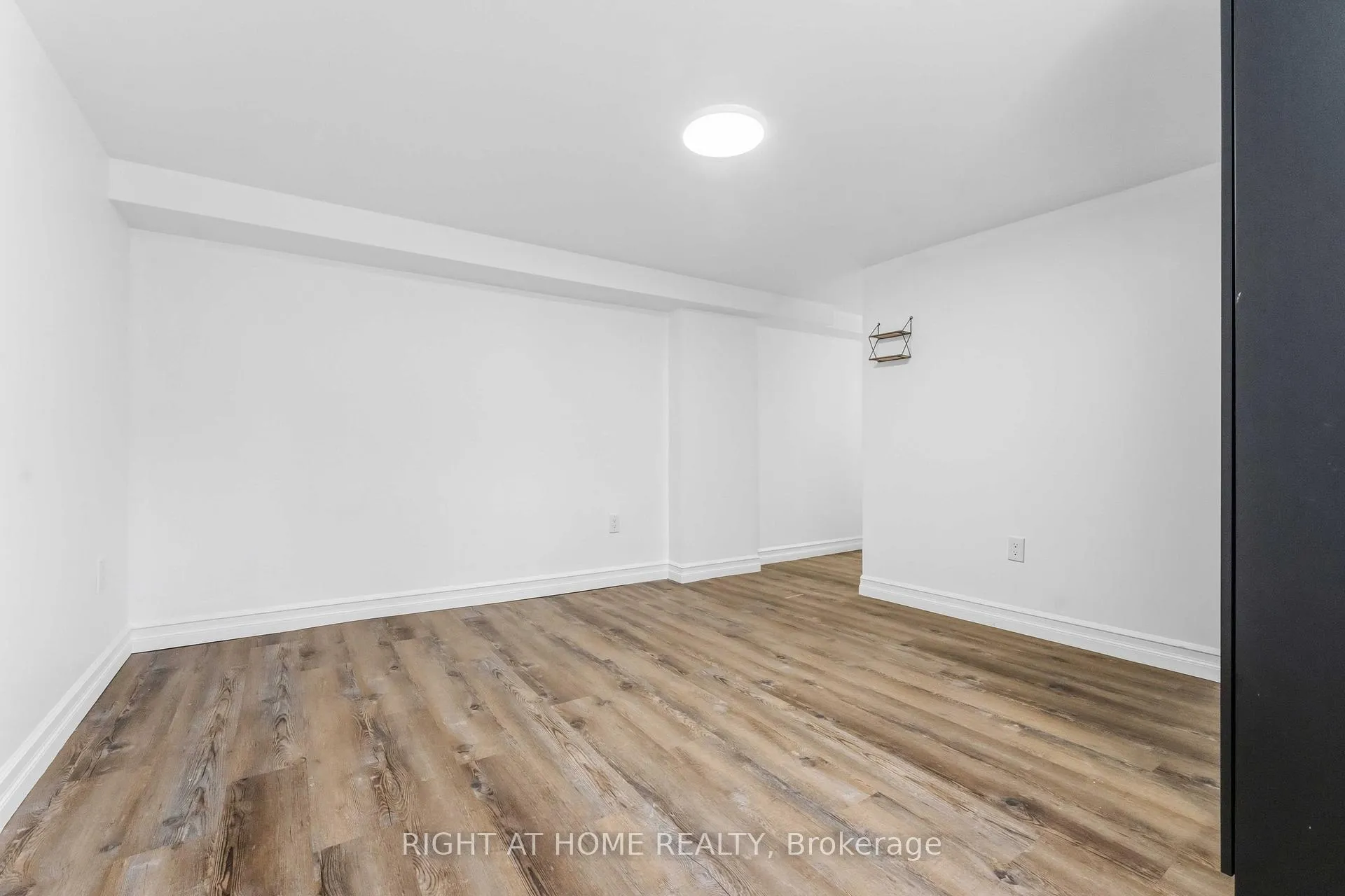 Photo 24 of Unit B, 2160 Queensgrove Road, Ottawa, McKellar Heights/Glabar Park — HOMEH