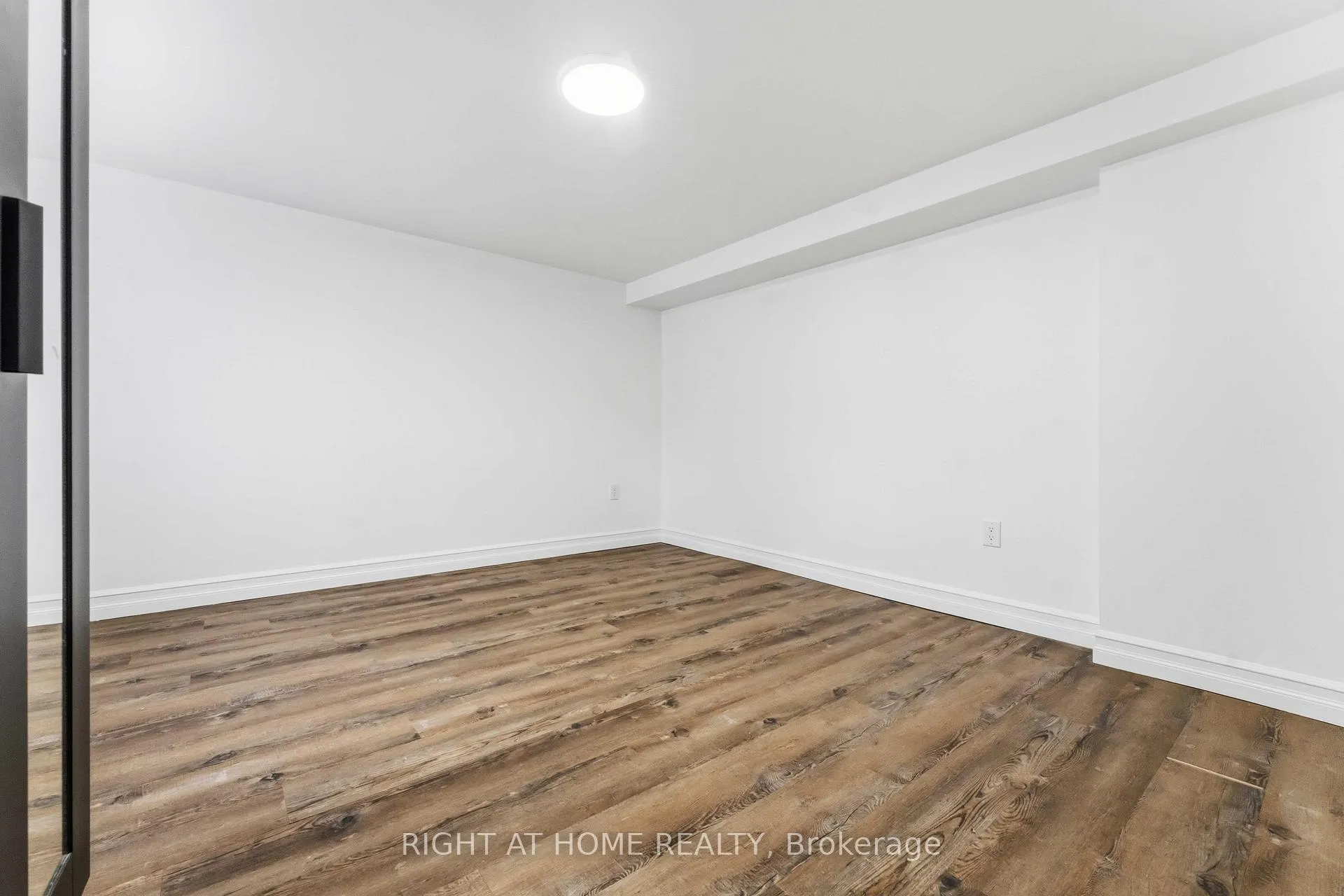 Photo 25 of Unit B, 2160 Queensgrove Road, Ottawa, McKellar Heights/Glabar Park — HOMEH