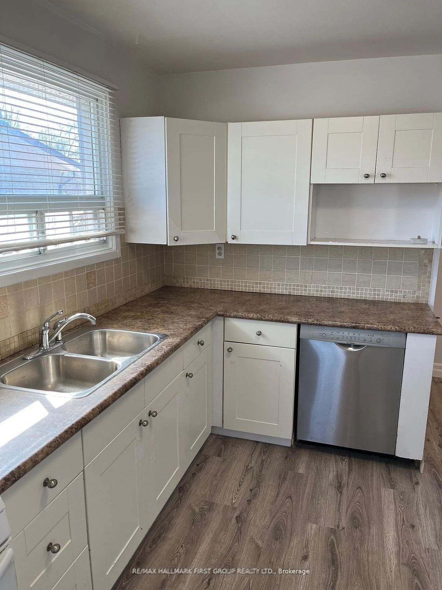 Photo 2 of 780 Westshore Boulevard, Pickering, West Shore — HOMEH