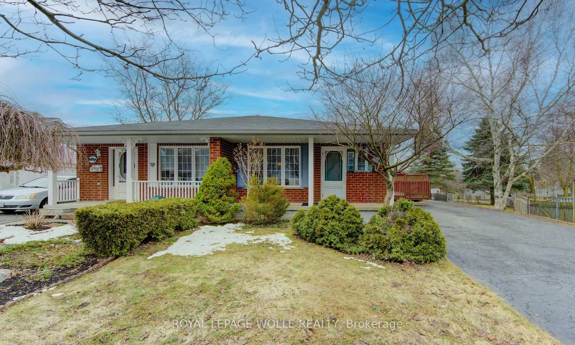 Photo 2 of Unit B, 655 Jacob Lane, Waterloo — HOMEH