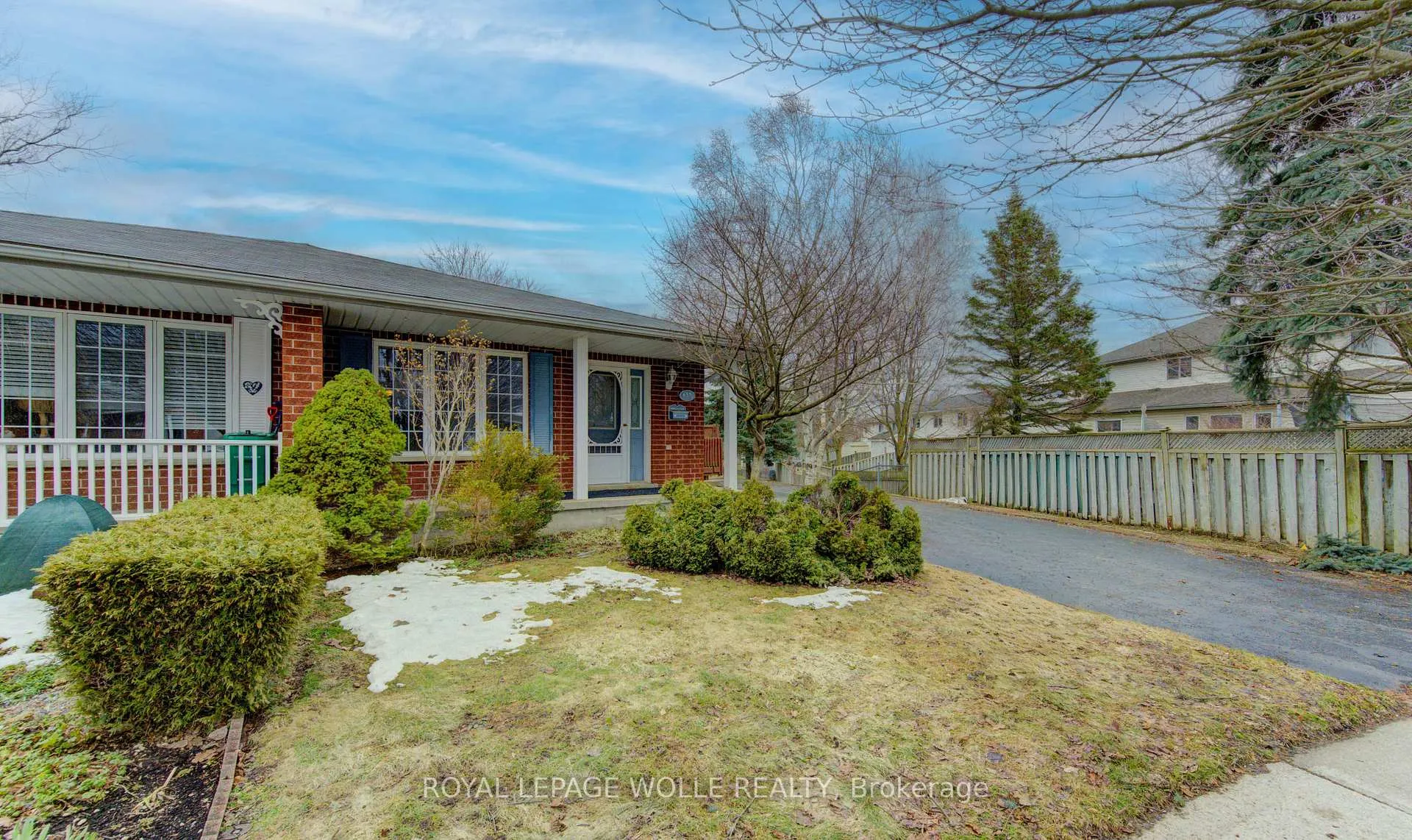 Photo 3 of Unit B, 655 Jacob Lane, Waterloo — HOMEH