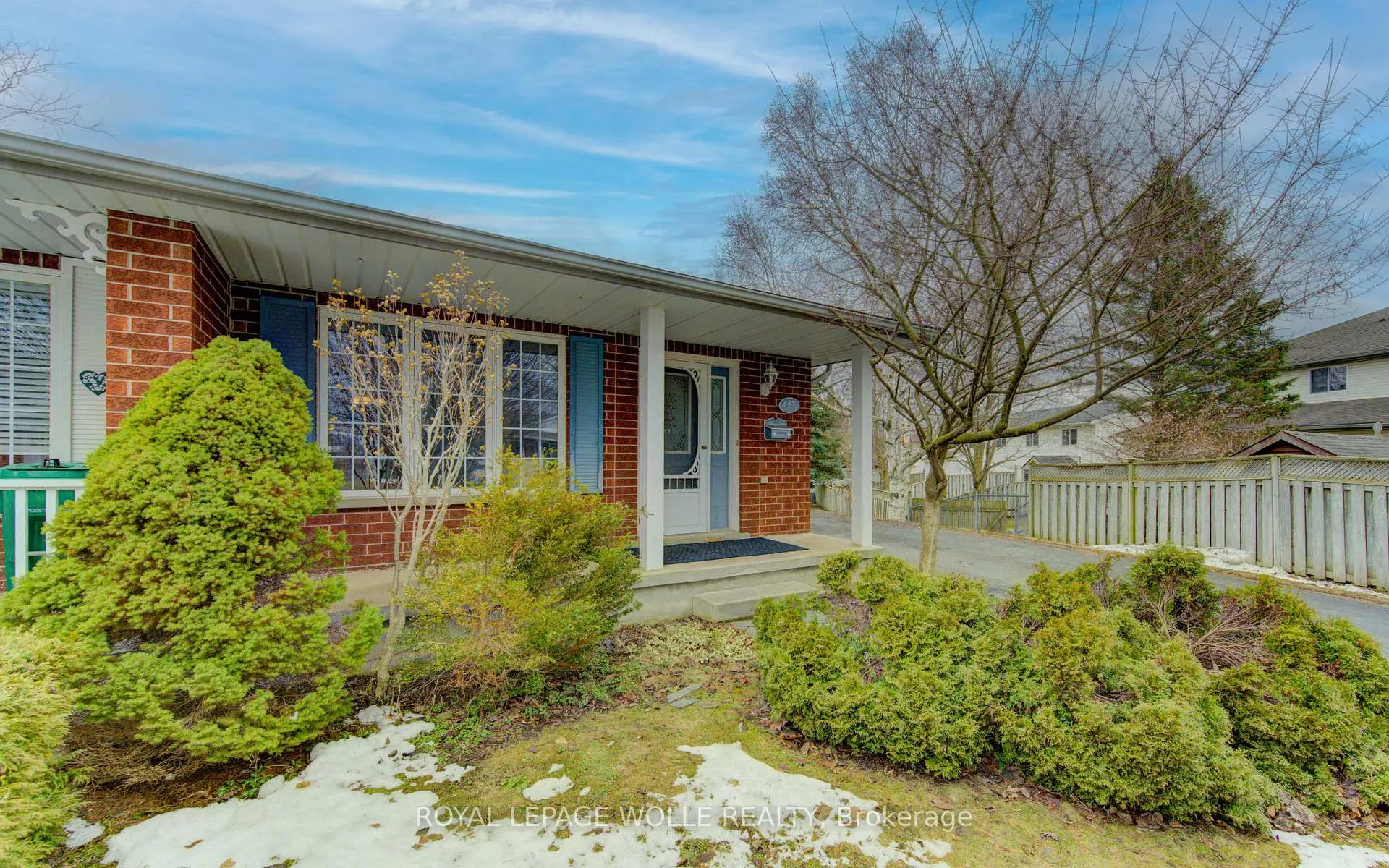 Photo 4 of Unit B, 655 Jacob Lane, Waterloo — HOMEH