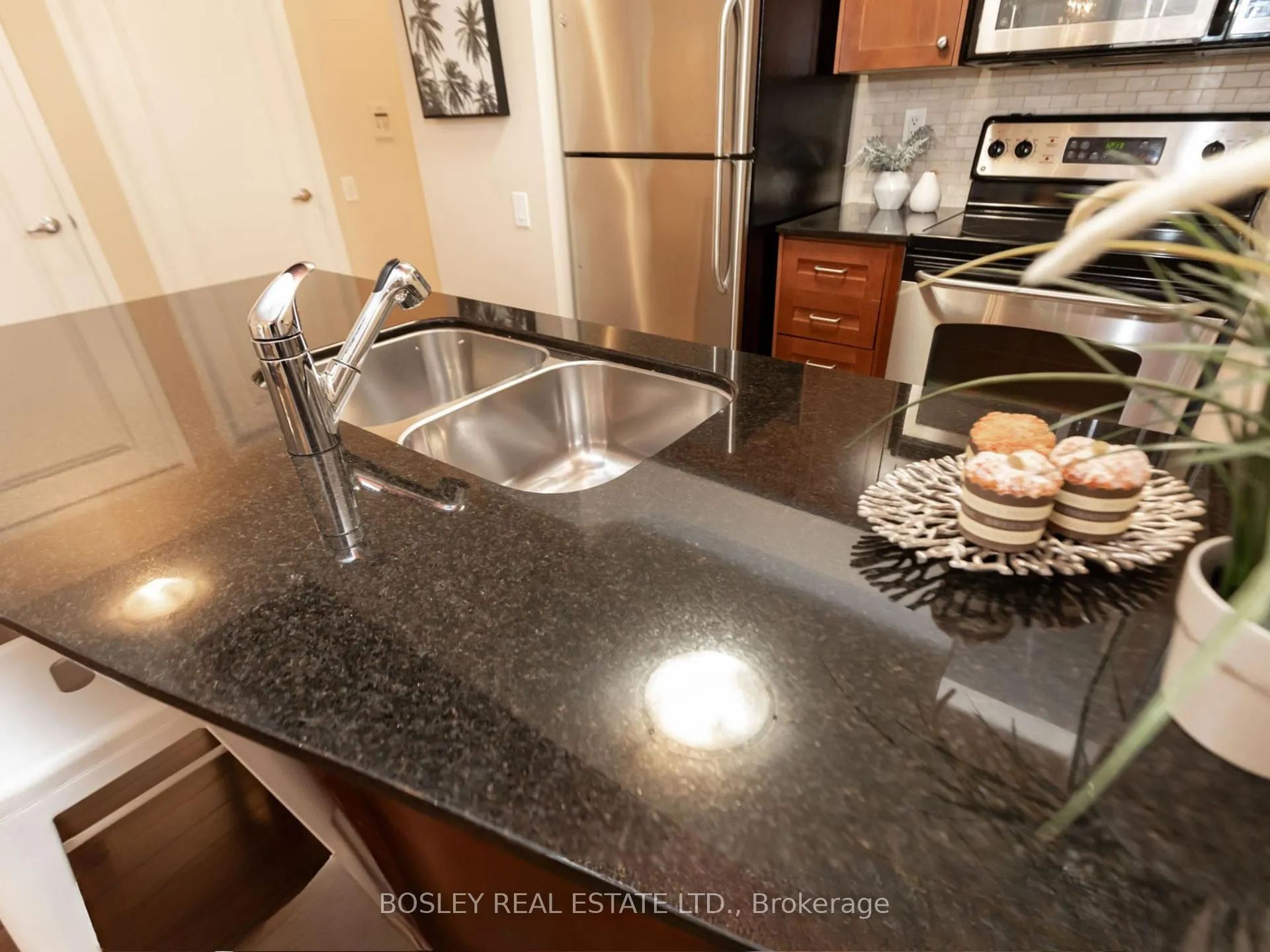 Photo 15 of Unit 302, 60 St Clair Avenue W, Toronto, Yonge-St. Clair — HOMEH