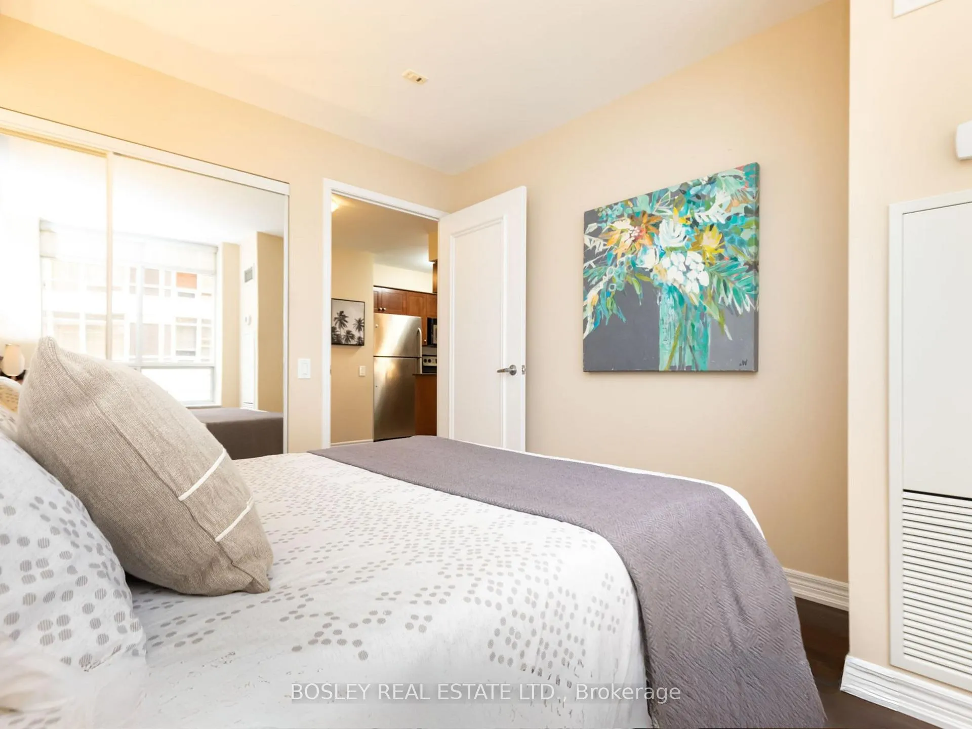 Photo 19 of Unit 302, 60 St Clair Avenue W, Toronto, Yonge-St. Clair — HOMEH