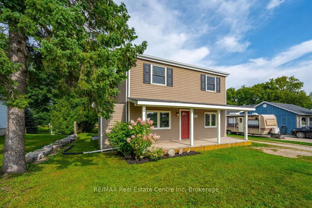 Photo 2 of 353 Wellington Street E, Wellington North, Mount Forest — HOMEH