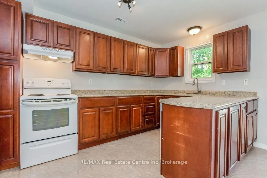 Photo 13 of 353 Wellington Street E, Wellington North, Mount Forest — HOMEH