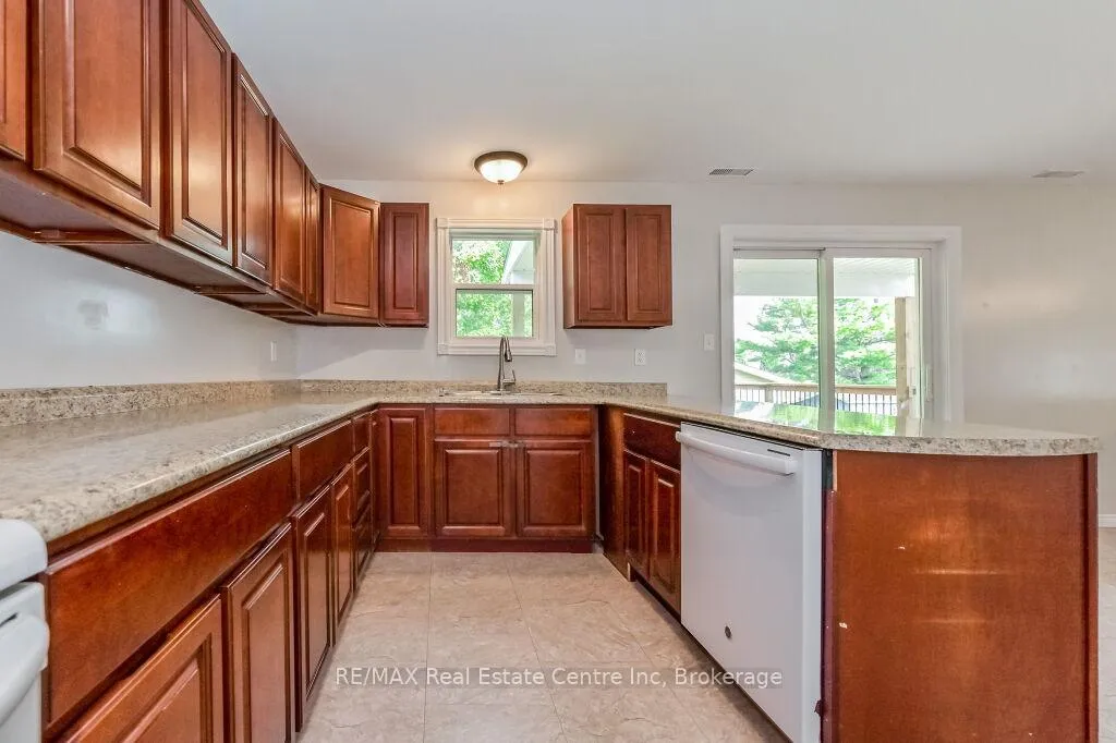 Photo 14 of 353 Wellington Street E, Wellington North, Mount Forest — HOMEH