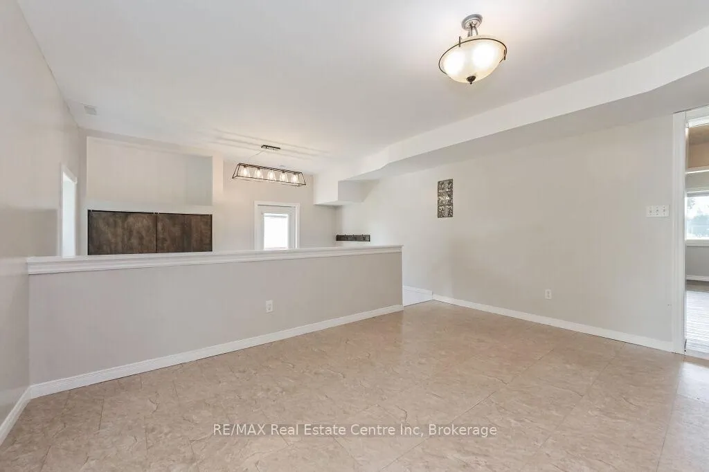 Photo 17 of 353 Wellington Street E, Wellington North, Mount Forest — HOMEH