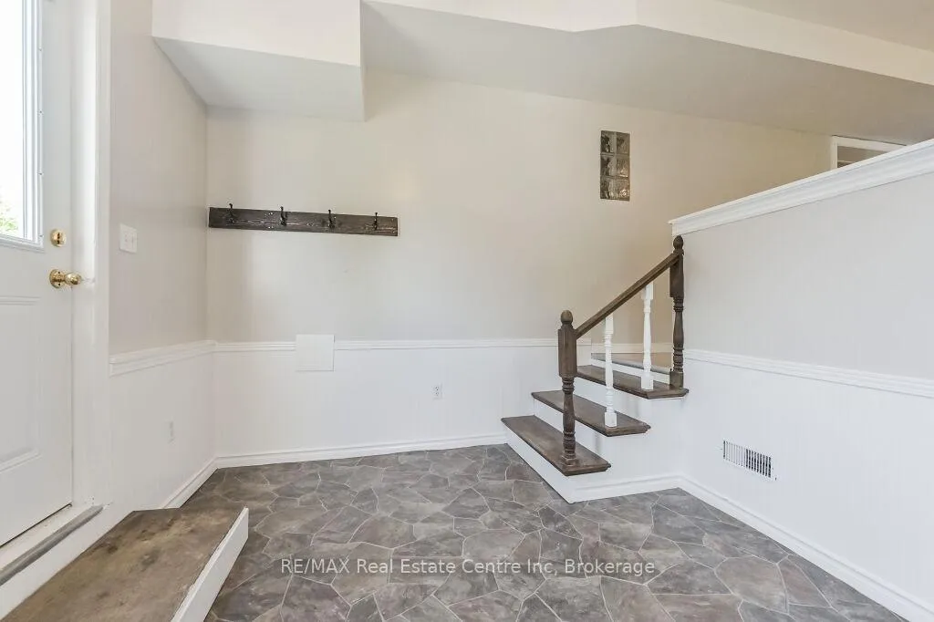 Photo 18 of 353 Wellington Street E, Wellington North, Mount Forest — HOMEH