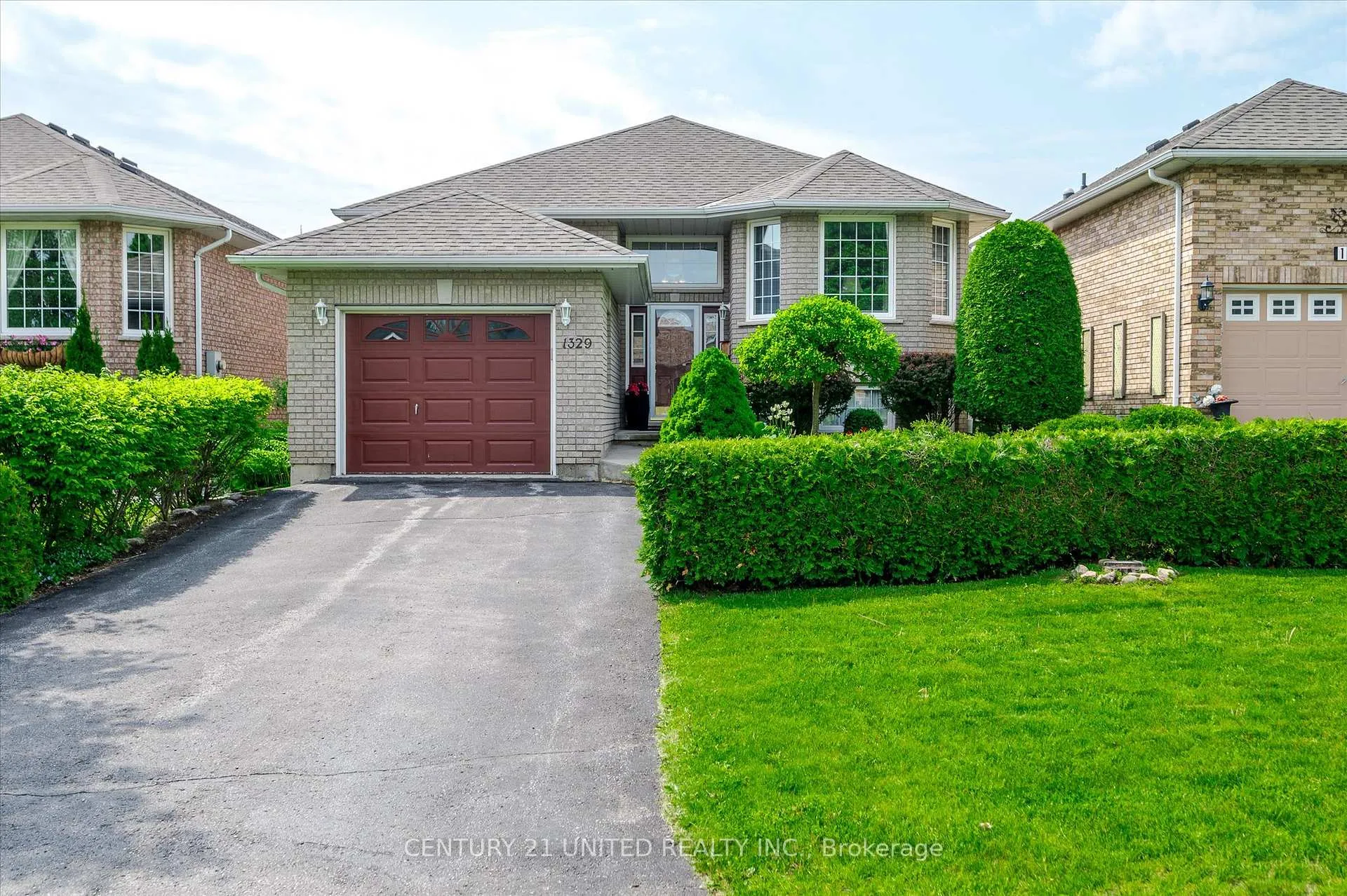 Photo 1 of 1329 White Crescent, Peterborough, Monaghan Ward 2 — HOMEH