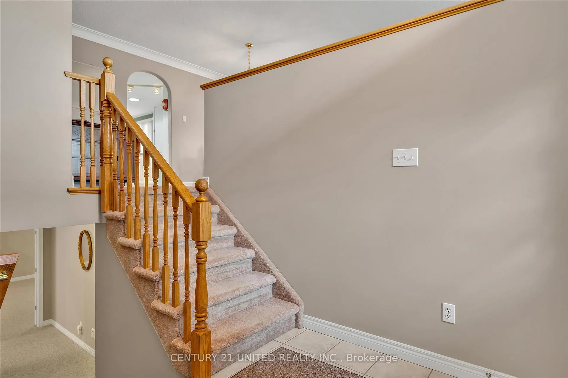 Photo 5 of 1329 White Crescent, Peterborough, Monaghan Ward 2 — HOMEH