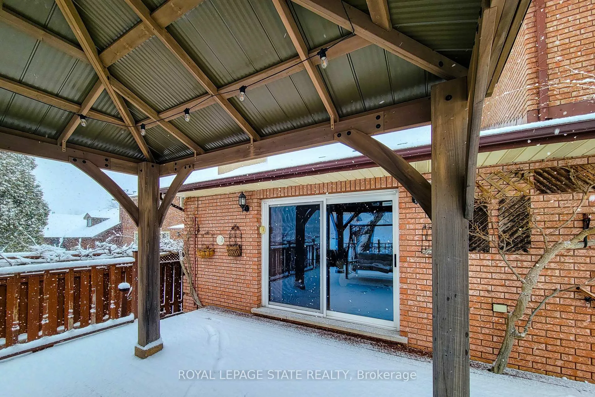 Photo 7 of 52 Elena Court, Hamilton, Gurnett — HOMEH