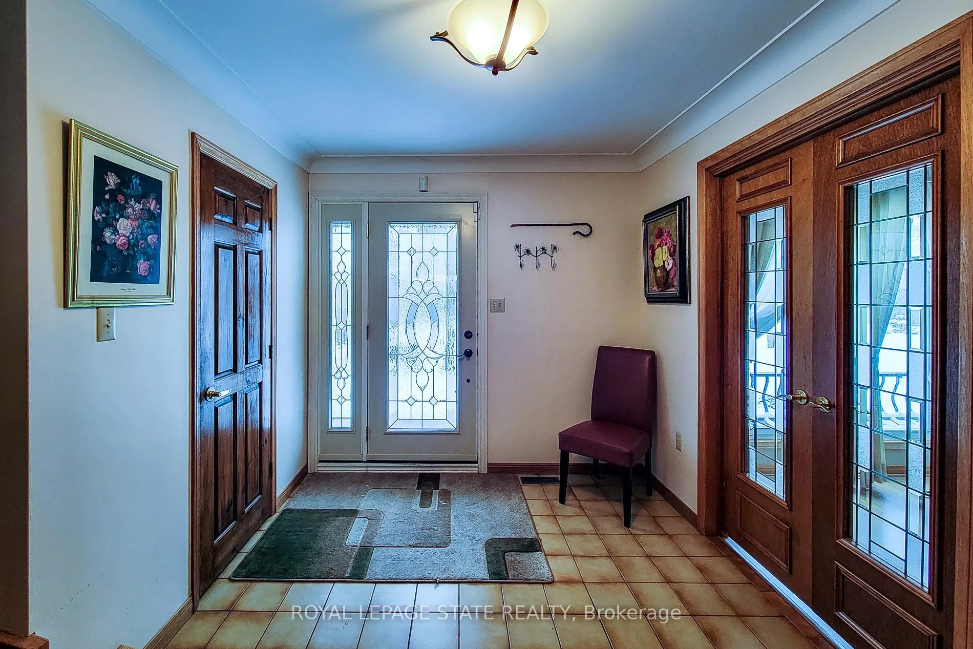 Photo 8 of 52 Elena Court, Hamilton, Gurnett — HOMEH