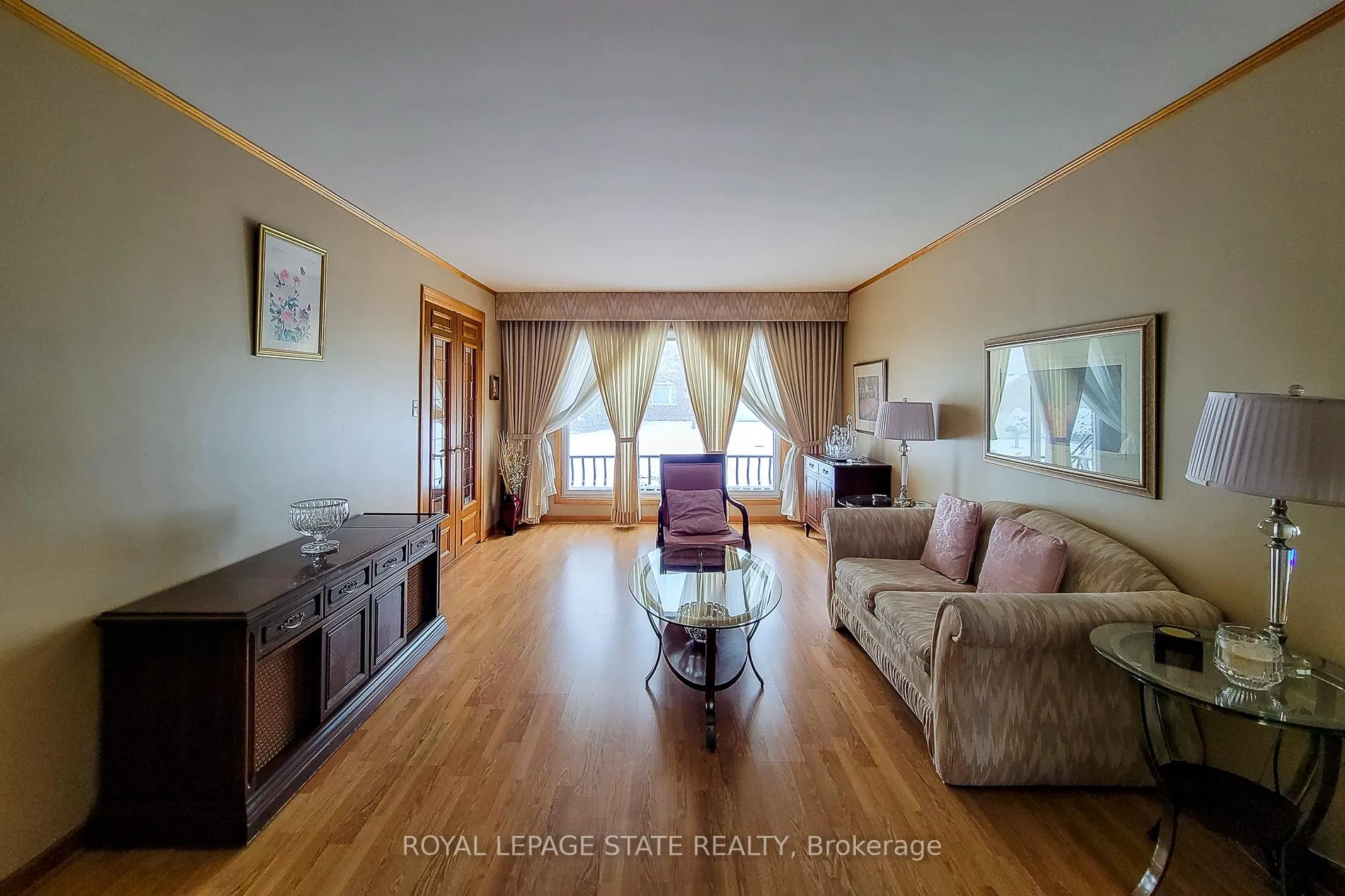Photo 10 of 52 Elena Court, Hamilton, Gurnett — HOMEH