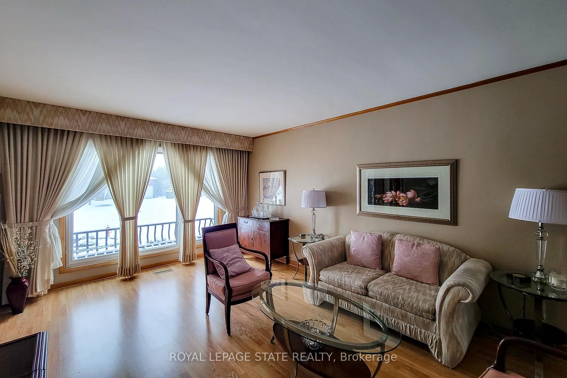 Photo 12 of 52 Elena Court, Hamilton, Gurnett — HOMEH