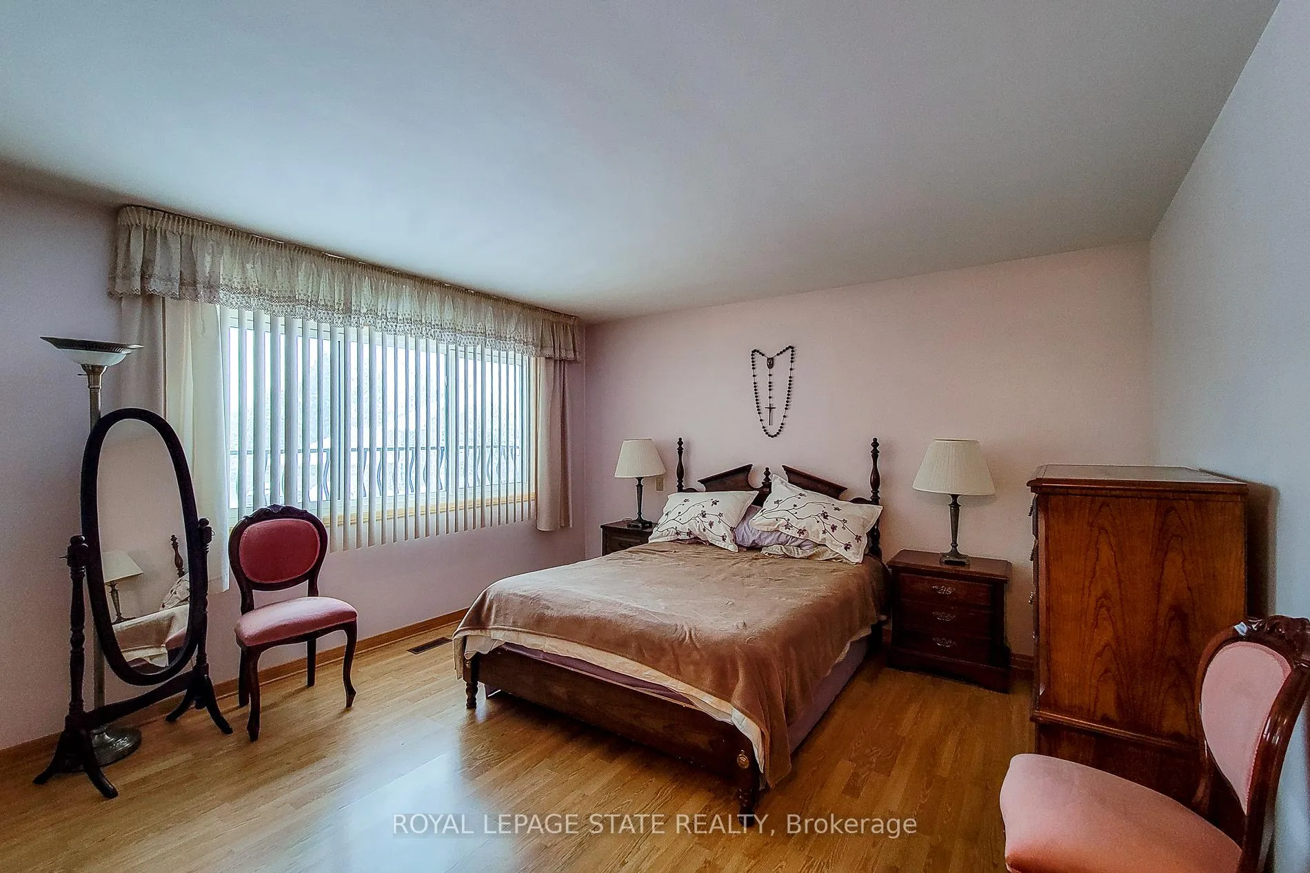 Photo 26 of 52 Elena Court, Hamilton, Gurnett — HOMEH